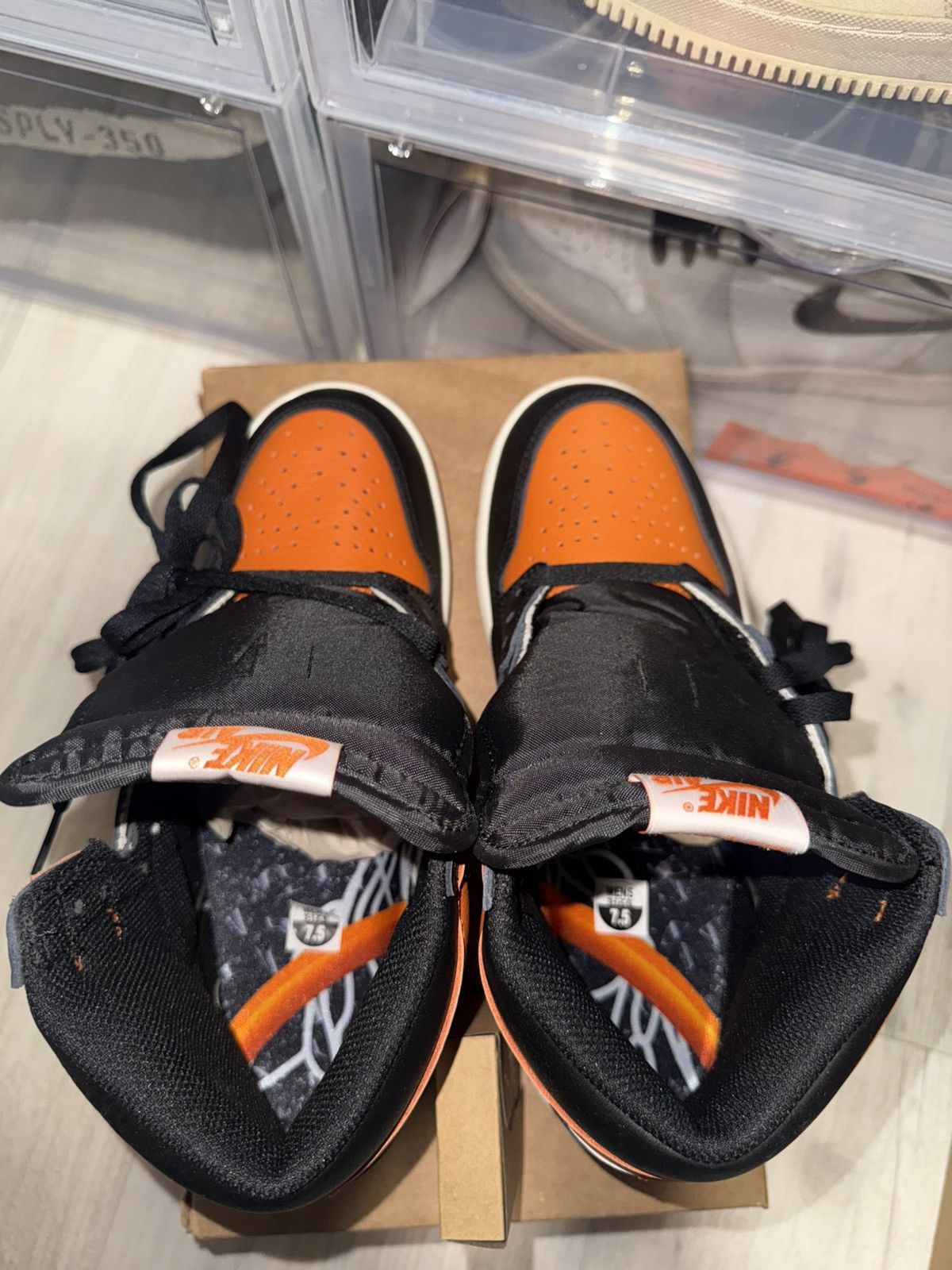 Jordan Brand Air Jordan 1 Retro High OG Shattered BackBoard Size US 7.5 / EU 40-41 - 4 Thumbnail