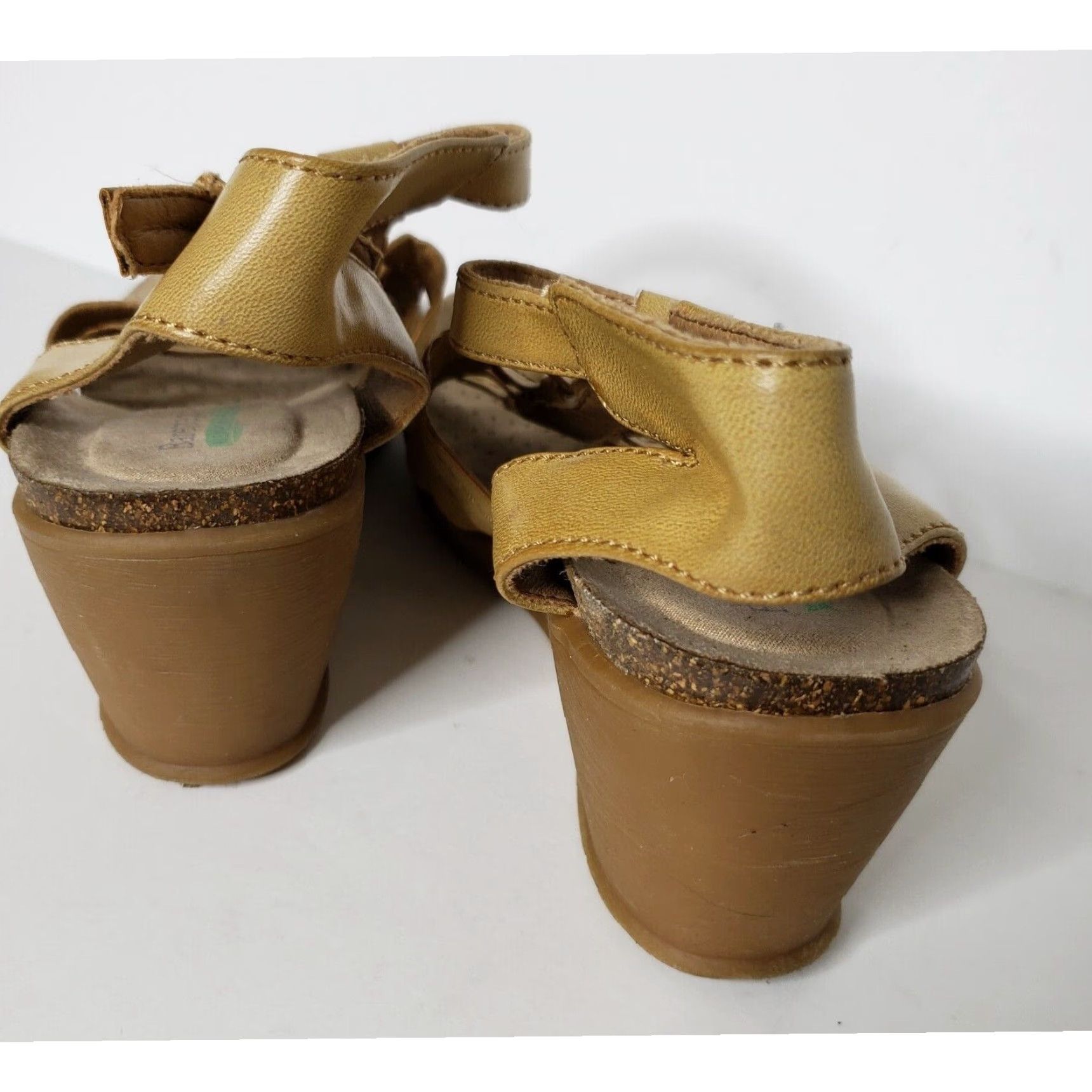 Vintage Baretraps Womens Sandals 6M Tan Wedge Strappy Open Toe Novva Memory Foam Gladiator Beige Leather Shoes Womens 6M Size US 6 / IT 36 - 3 Thumbnail