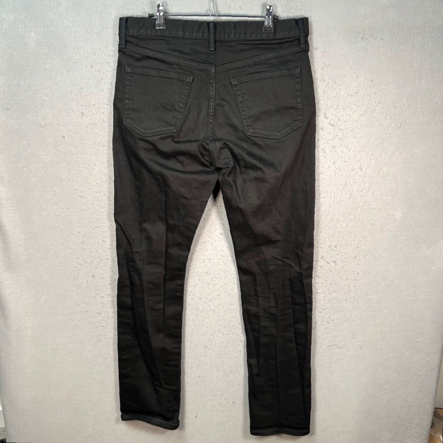 Uniqlo Uniqlo Slim Fit Jeans 33x32 Black Cotton Blend Denim Straight 5-Pocket Mens Adults Size US 33 - 2 Thumbnail