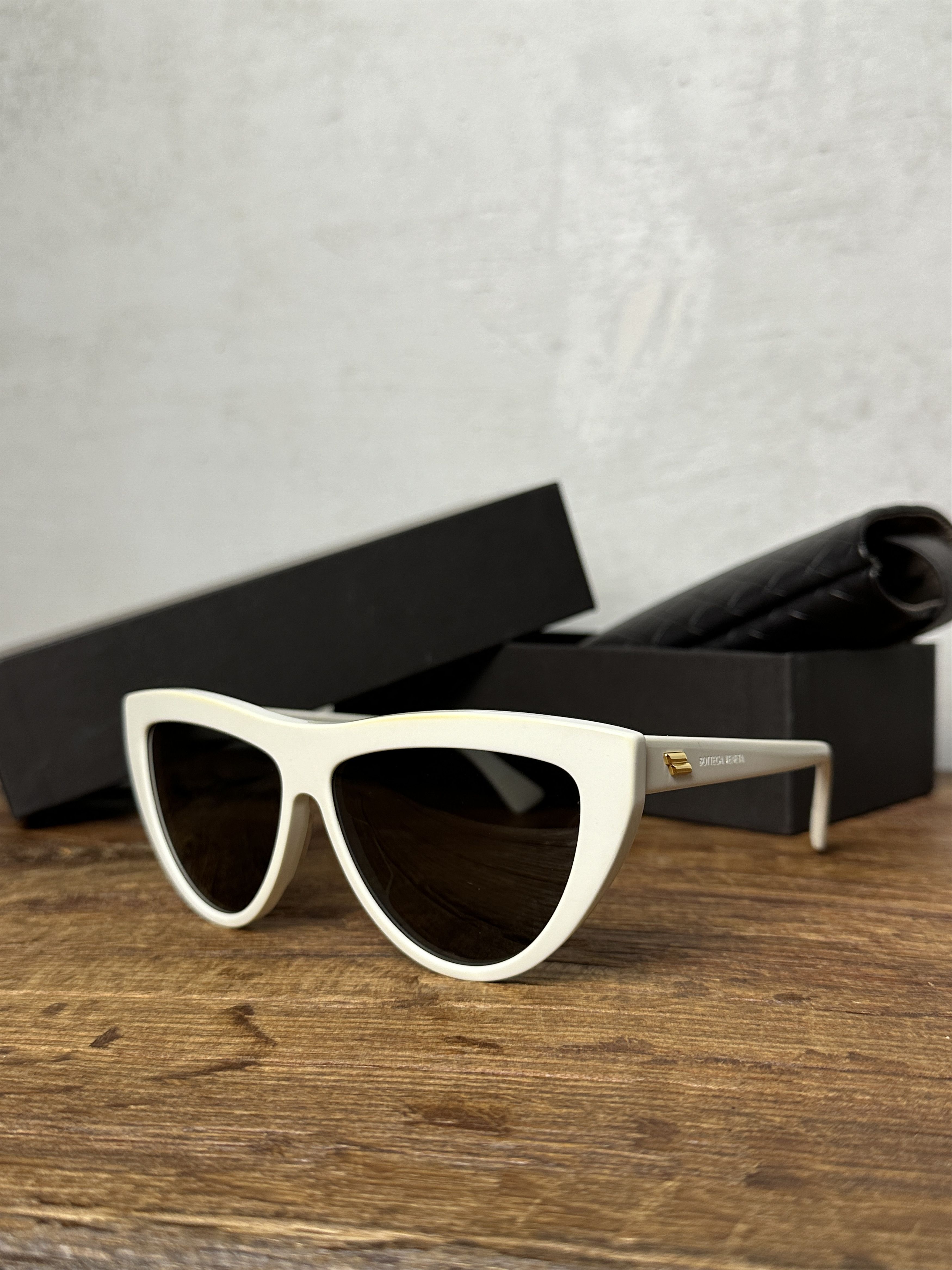 Bottega Veneta Bottega Veneta New Classic White Sunglasses Size ONE SIZE - 10 Thumbnail