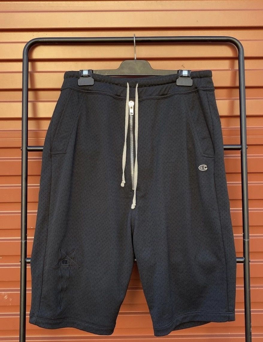 image of Rick Owen’S X Champion Shorts in Black, Men's (Size 38)