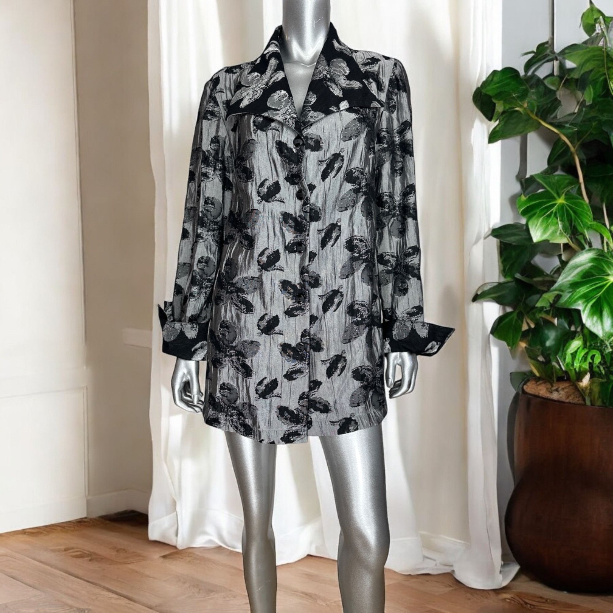 Vintage Criselda Lontok Gray & Black Floral Button-Front Tunic Jack Size XL / US 12-14 / IT 48-50 - 1 Thumbnail