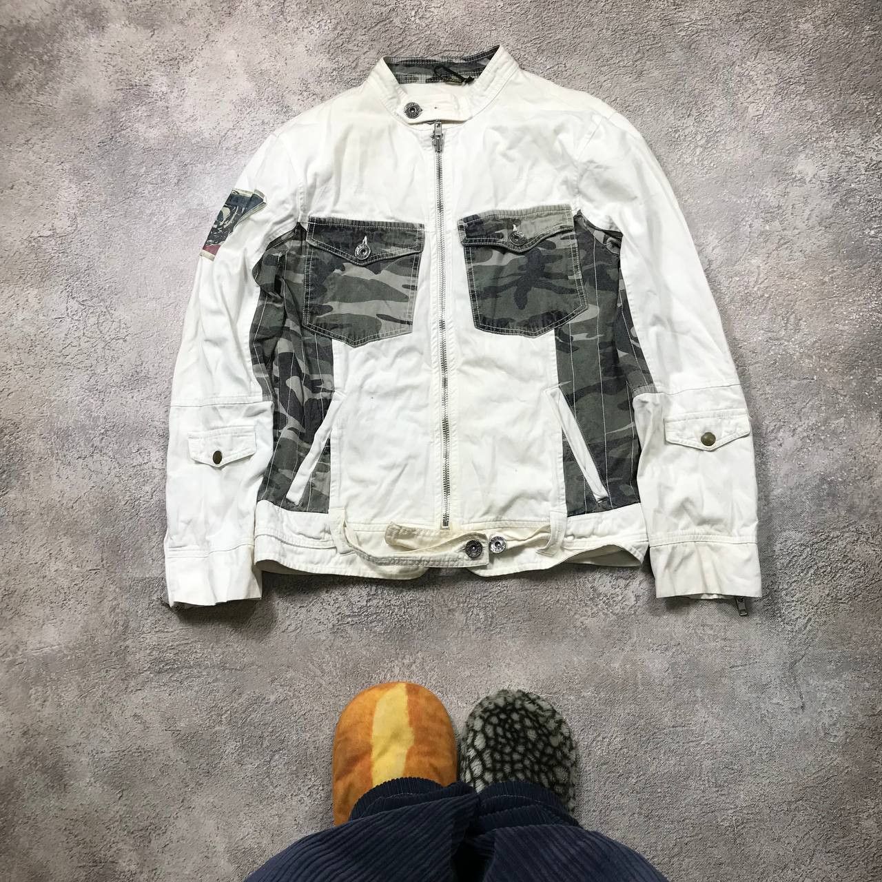Vintage Vintage Y2K Camo Bomber Jacket Streetwear Skate Washed L Size US L / EU 52-54 / 3 - 1 Thumbnail