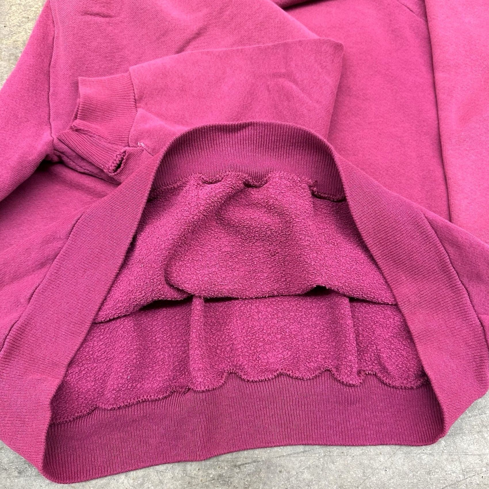 Pinko VINTAGE Sweatshirt Raglan Crewneck Distressed Pink 80s 90s USA L Mens Cotton Blend 50/50 Size US L / EU 52-54 / 3 - 4 Thumbnail