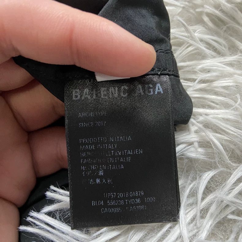 Balenciaga Balenciaga Back letter logo assault jacket 2503-Nextarrow Size US M / EU 48-50 / 2 - 4 Thumbnail