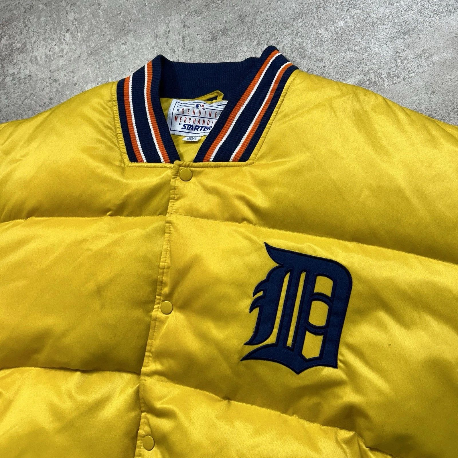MLB × Starter × Vintage RARE DETROIT TIGERS SATIN BOMBER JACKET DOWN PUFFER SIZE 5XL Size US XXL / EU 58 / 5 - 2 Thumbnail