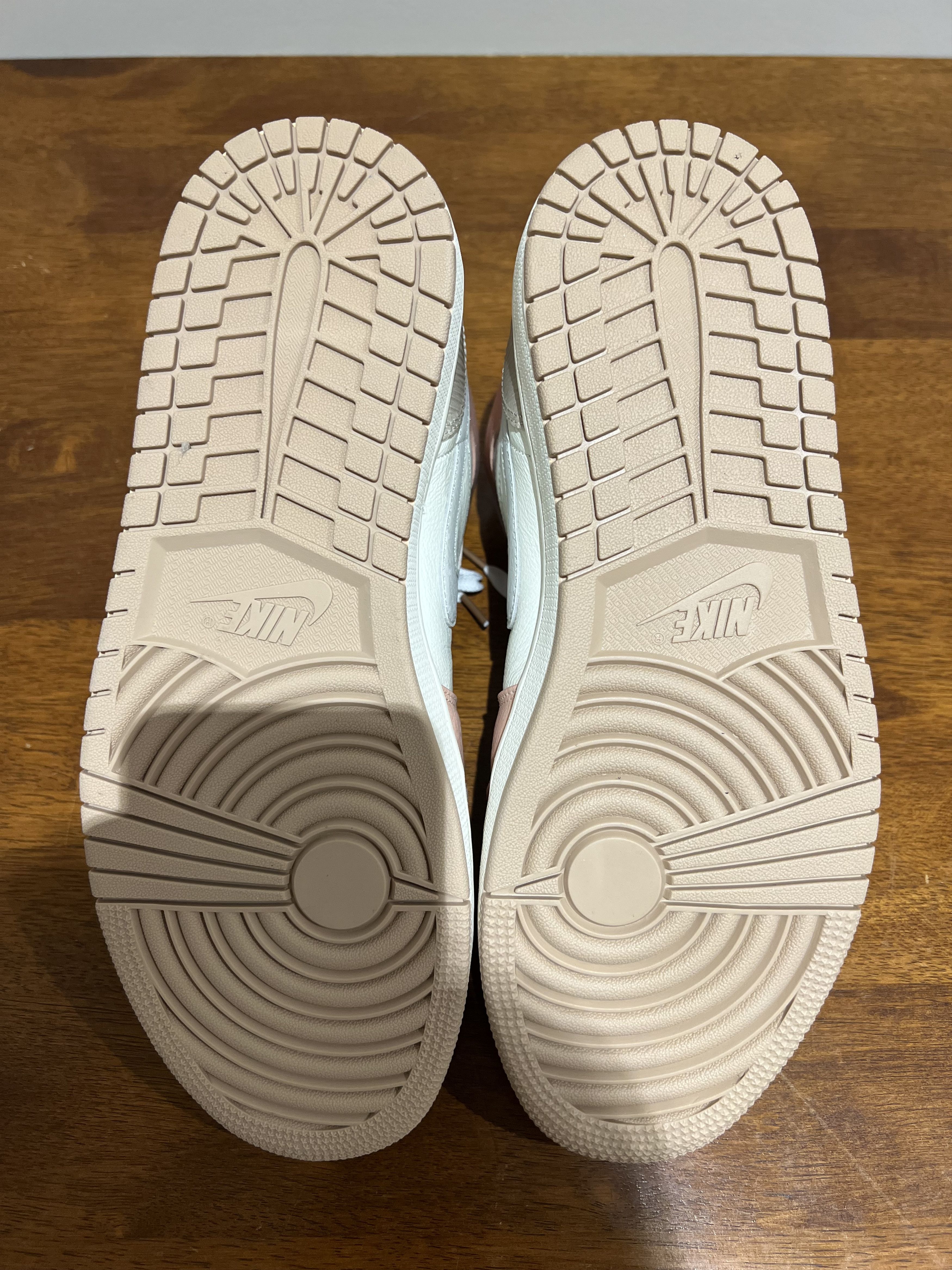 Jordan Brand × Nike 💚 2020 Nike Air Jordan 1 Mid "Milan" Sail/Light Bone NEW Size US 11 / EU 44 - 12 Thumbnail