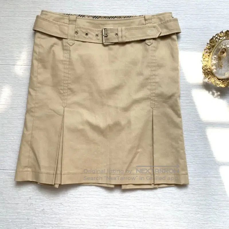 Burberry Burberry Cotton Khaki Mini Skirt for Women. Size 23" - 1 Thumbnail