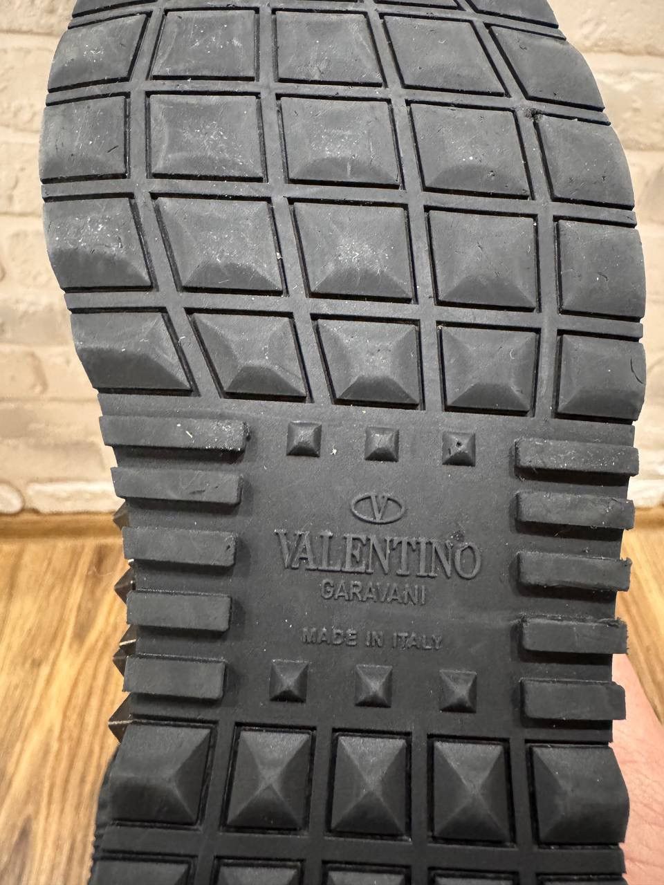 Valentino Valentino Leather Suede Rockrunner Stud Sneakers Size 43 Size US 10 / EU 43 - 21 Thumbnail