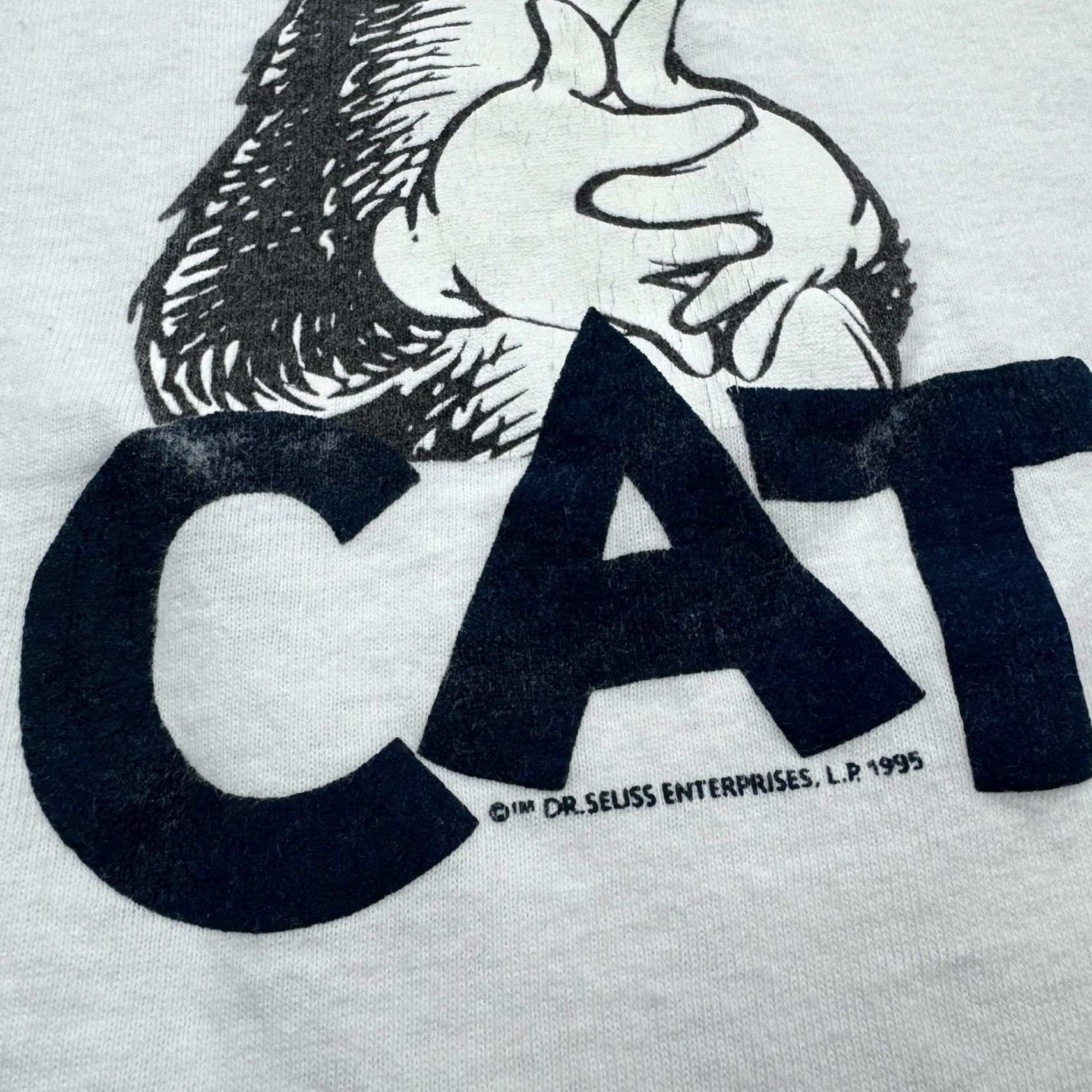 Vintage VINTAGE Cat In The Hat T-Shirt Men Adult Large Cartoon 90s Dr Seuss White Graphic Size US L / EU 52-54 / 3 - 3 Thumbnail