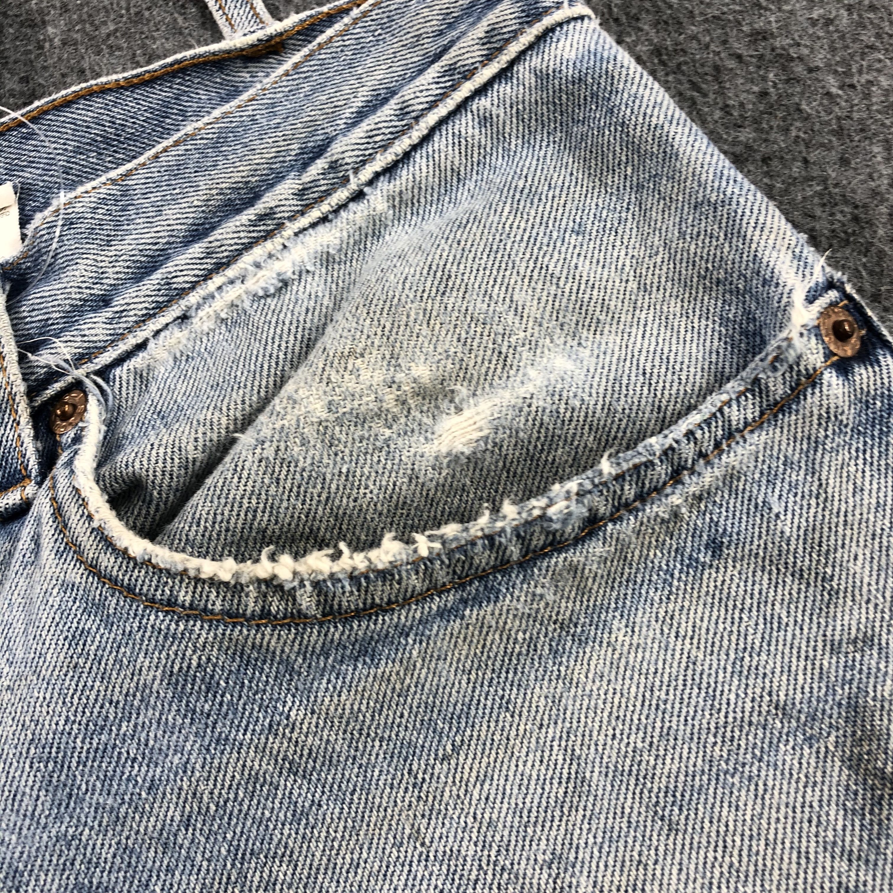 Levi's Vintage 90s Light Wash Levis 505 Jeans-J2009 Size US 32 / EU 48 - 16 Thumbnail