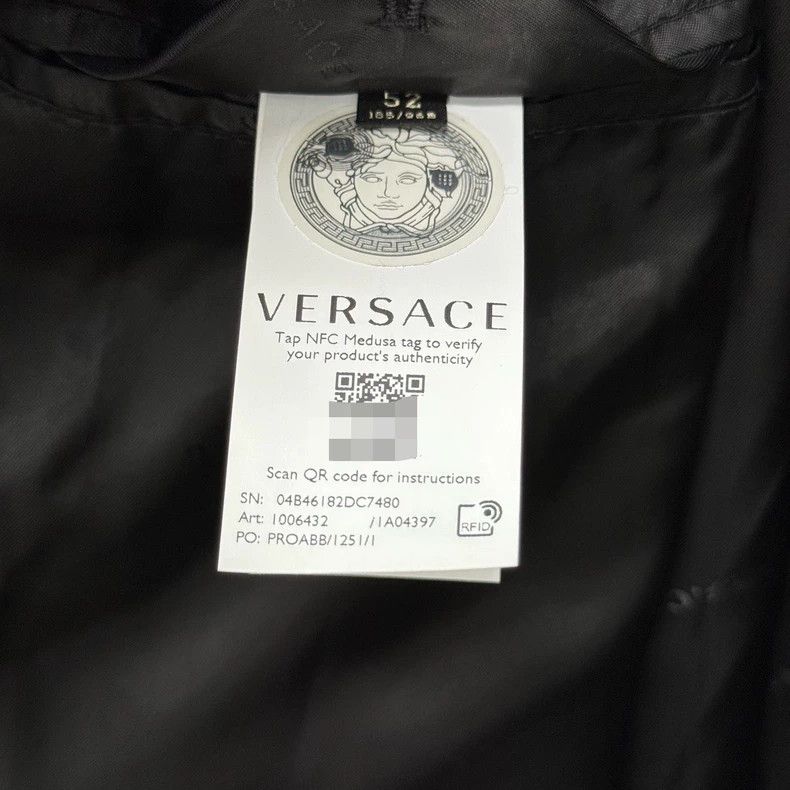 Versace Versace Full of presbyopia rhinestones to give a portrait Size US L / EU 52-54 / 3 - 5 Thumbnail