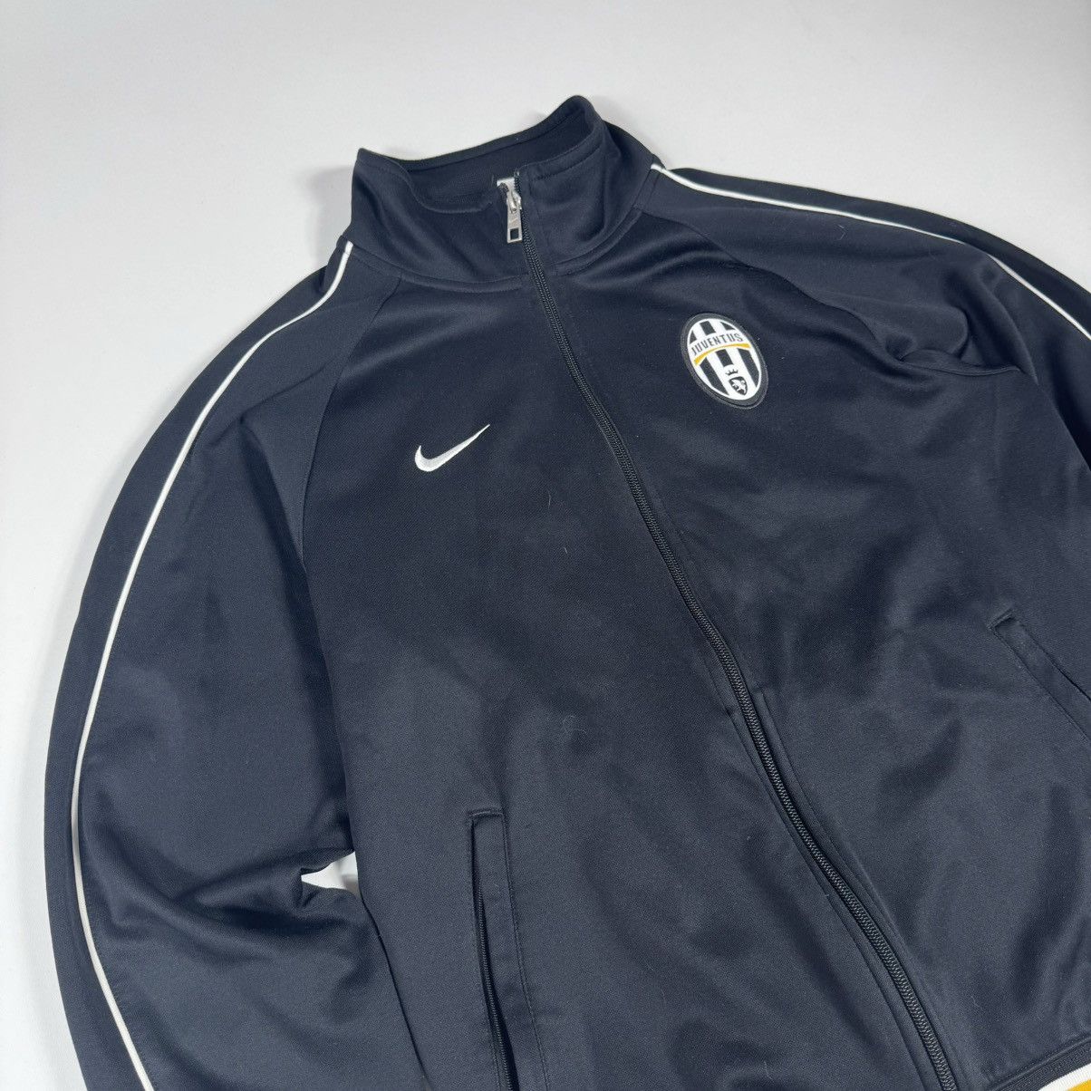 Vintage vintage 90s nike x juventus football streetwear Size US M / EU 48-50 / 2 - 2 Thumbnail