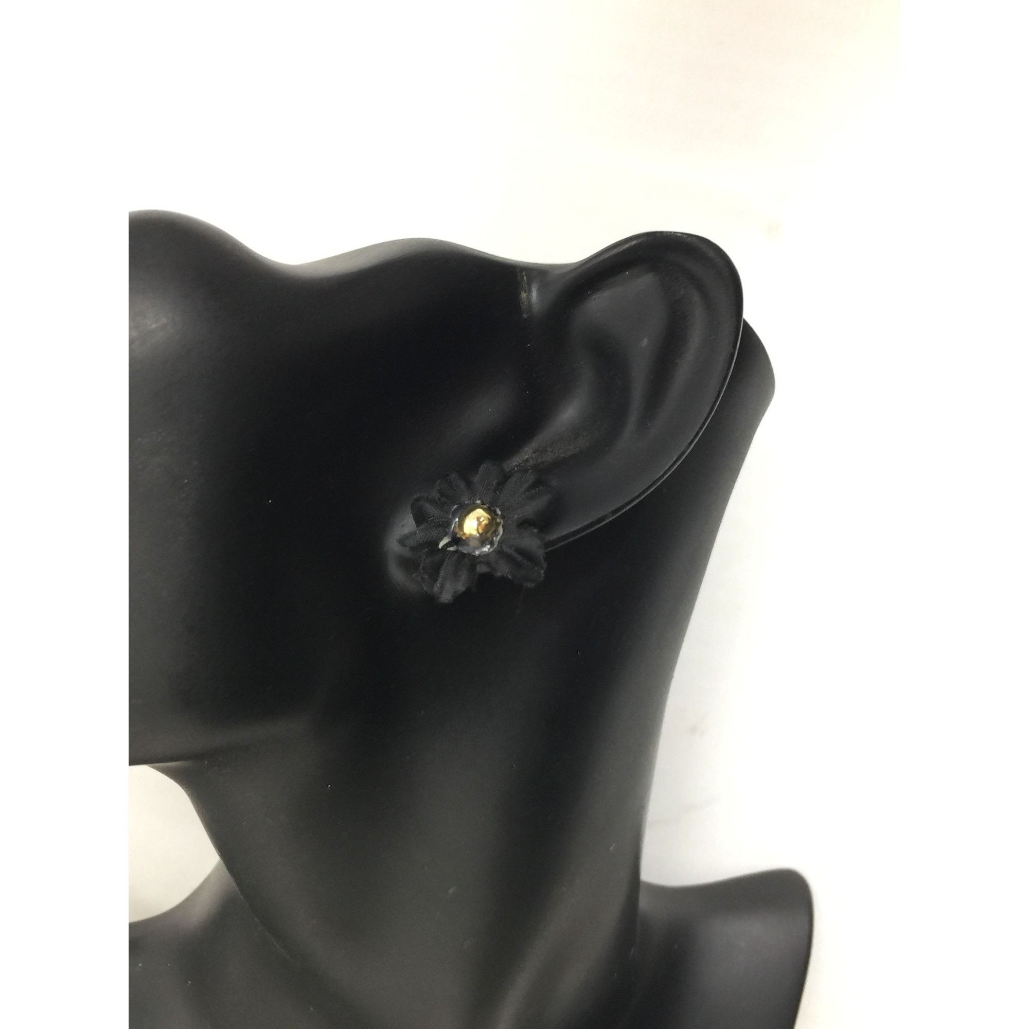 Other 2 Pairs of Women's Flower Earrings (1 black and 1 white pair Size ONE SIZE - 6 Thumbnail