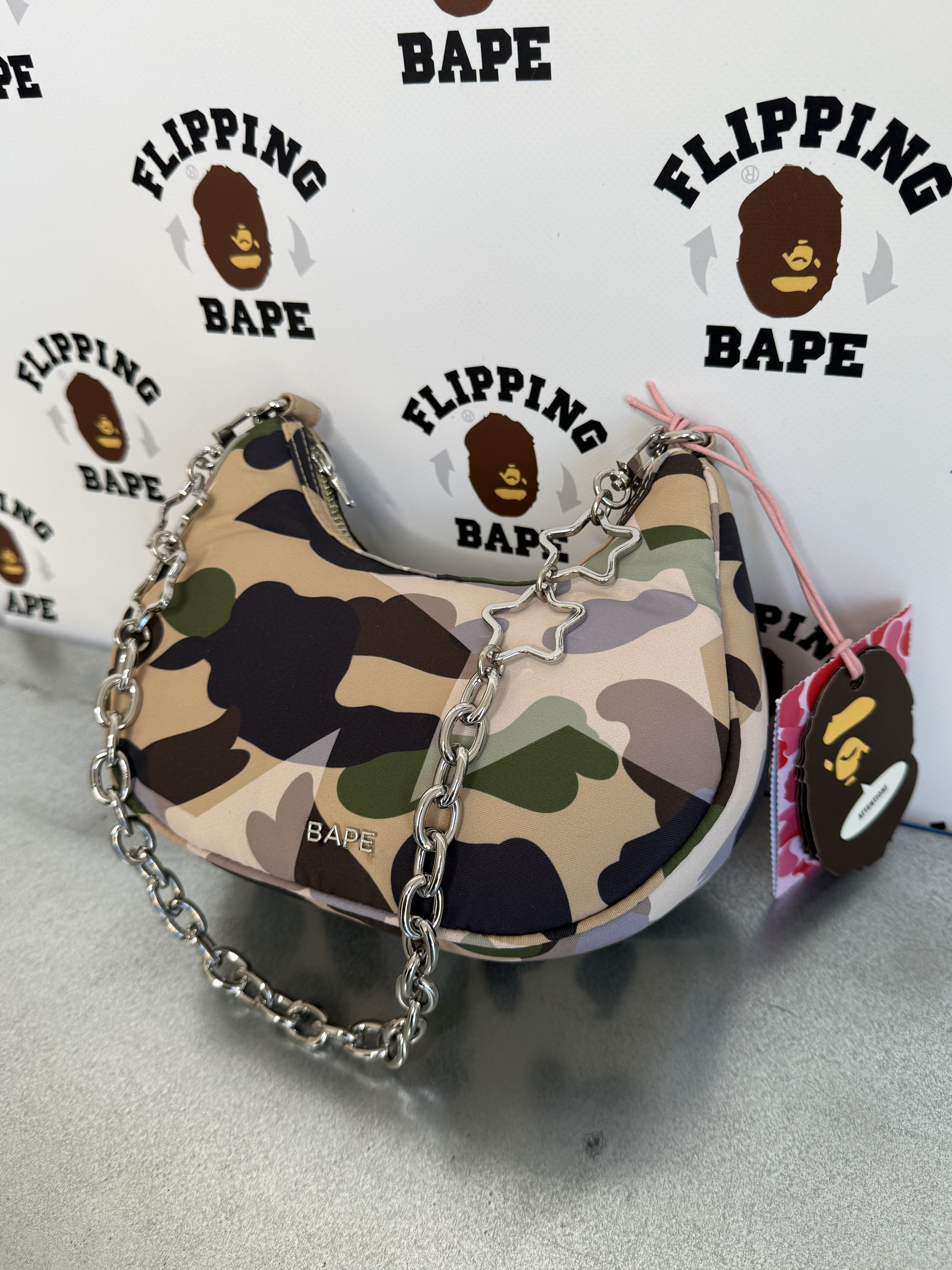 Bape BAPE STA OVER PRINT 1ST CAMO QUILTING MOON SHAPE BAG Size ONE SIZE - 1 Thumbnail