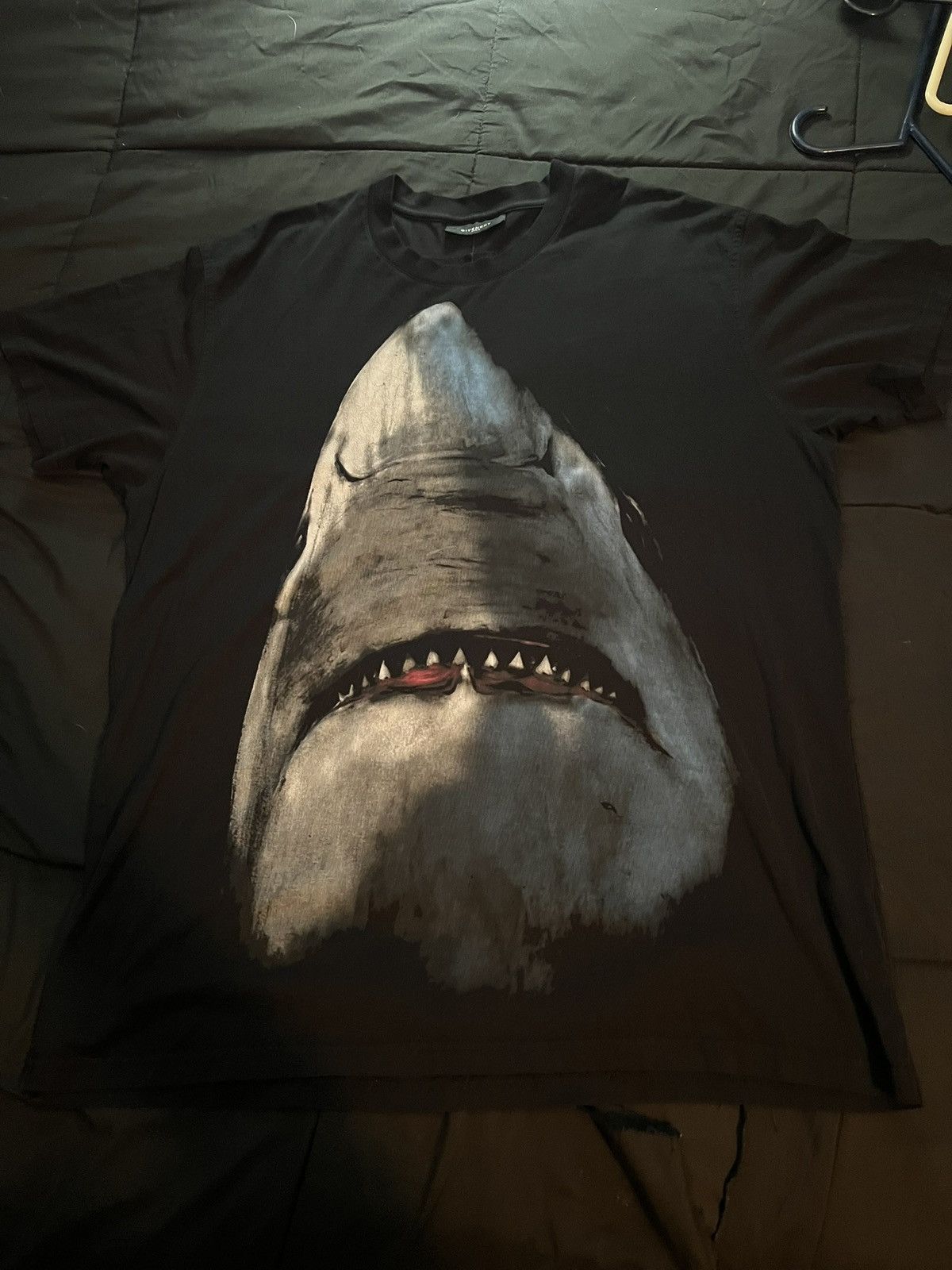Givenchy FW12 Givenchy Shark T Shirt Size Small Size US S / EU 44-46 / 1 - 1 Thumbnail