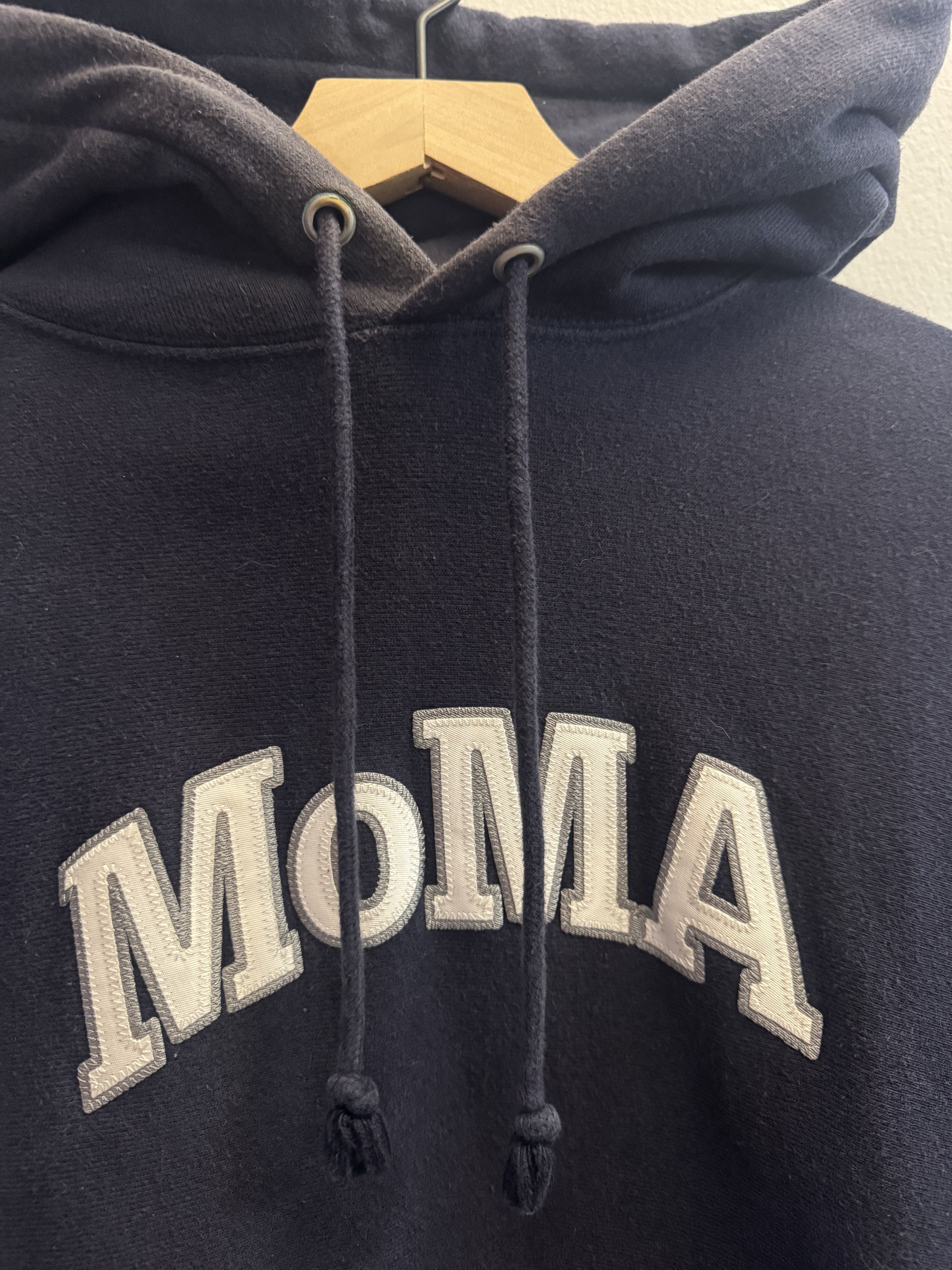 Champion × MoMA Champion x MoMA Reverse Weave Navy Hoodie Size US M / EU 48-50 / 2 - 2 Thumbnail