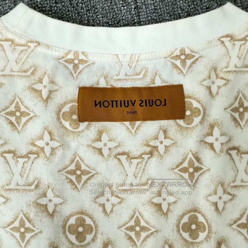 Louis Vuitton Louis Vuitton Full printed short sleeve Size US M / EU 48-50 / 2 - 6 Thumbnail