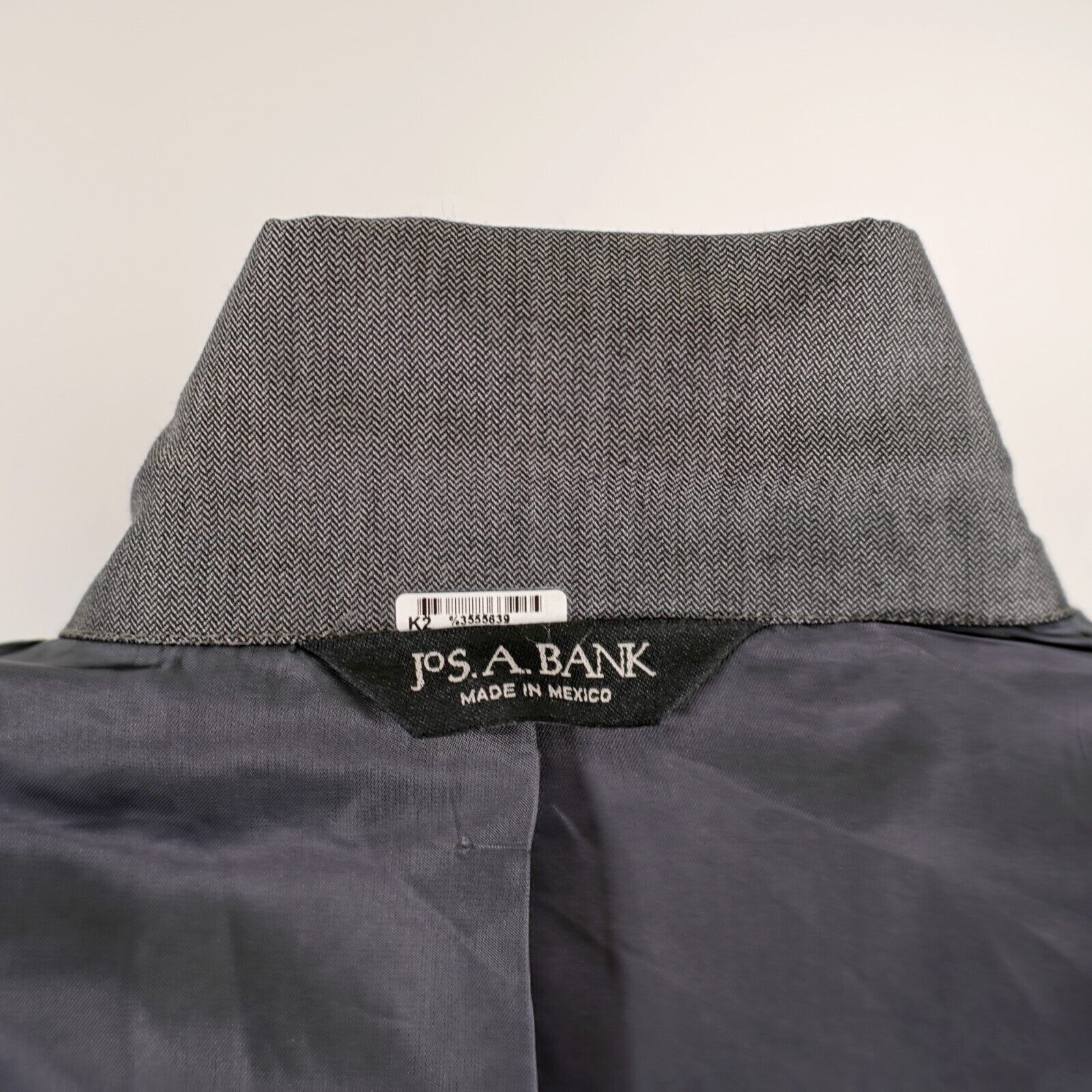 Jos. A. Bank Jos A Bank Signature Wool Silk Gray Herringbone 2 Button Bla Size 40R - 12 Thumbnail