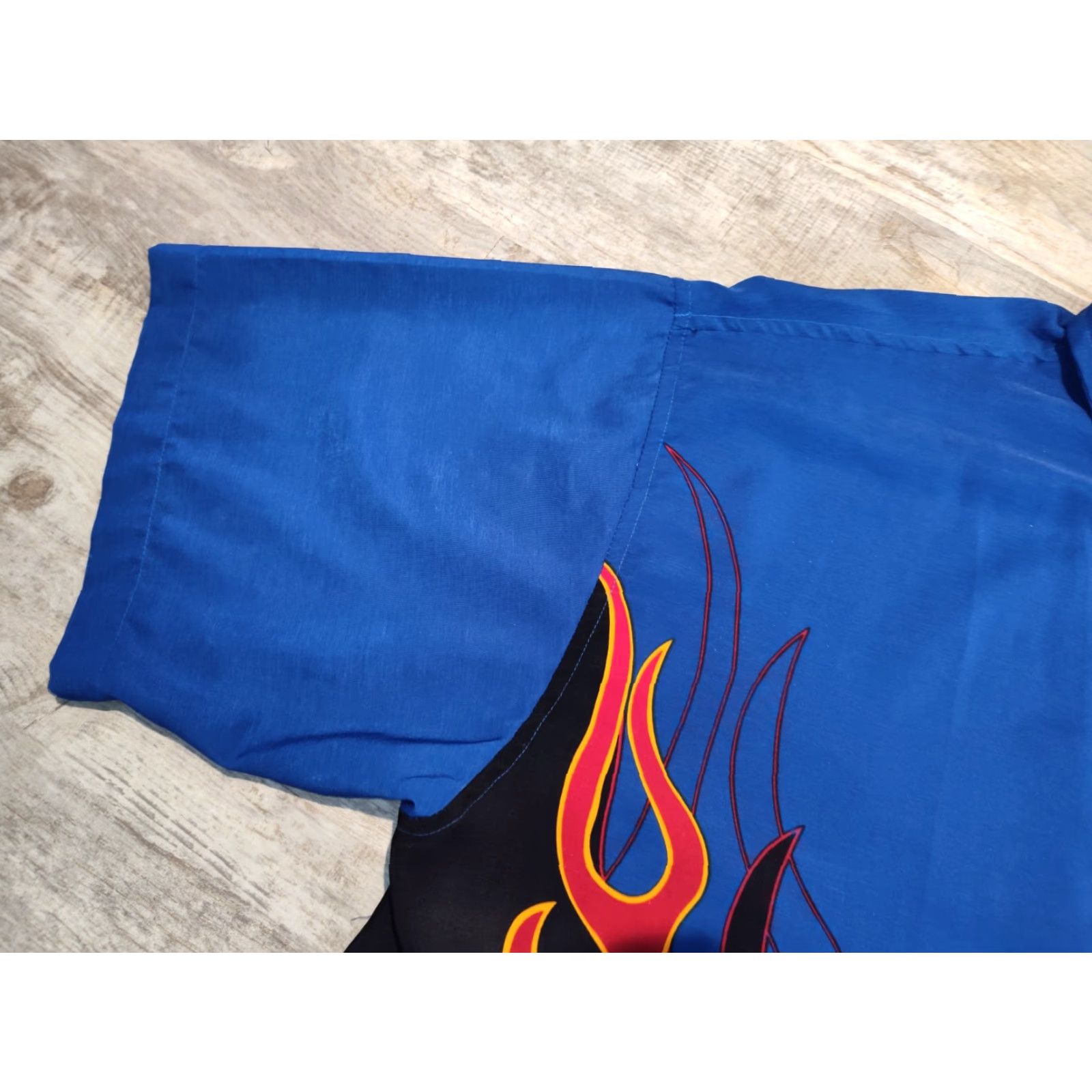 Vintage VINTAGE No Boundaries Shirt 2XL Blue Flames Graphic Print Button-Down Streetwear Men Shirts Mens 90s Retro Grunge Size US XXL / EU 58 / 5 - 5 Thumbnail