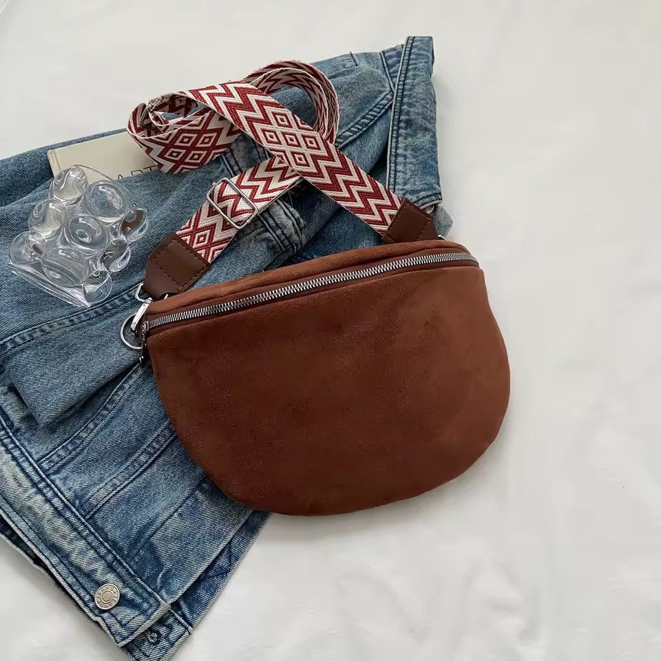 Designer Hobo Streetwear Half Moon Casual Waist Crossbody Bag Size ONE SIZE - 8 Thumbnail