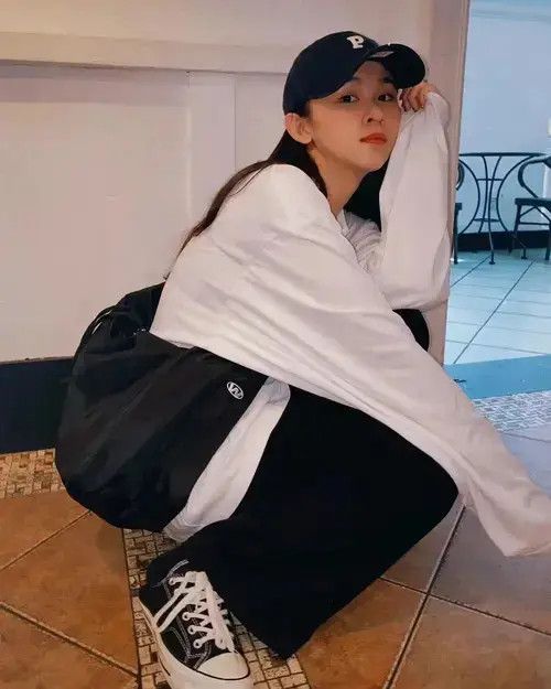 Other Oversized Crossbody Messenger Bag Size ONE SIZE - 4 Thumbnail