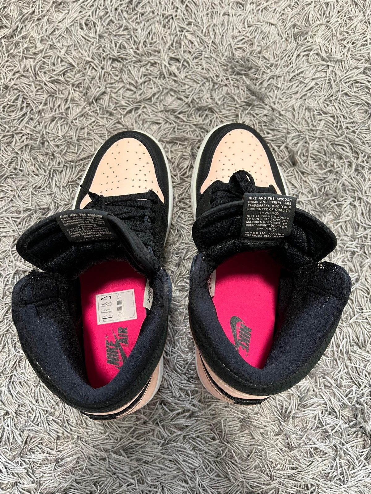 Nike Jordan 1 Retro High Black Crimson Tint Size US 9 / EU 42 - 3 Thumbnail