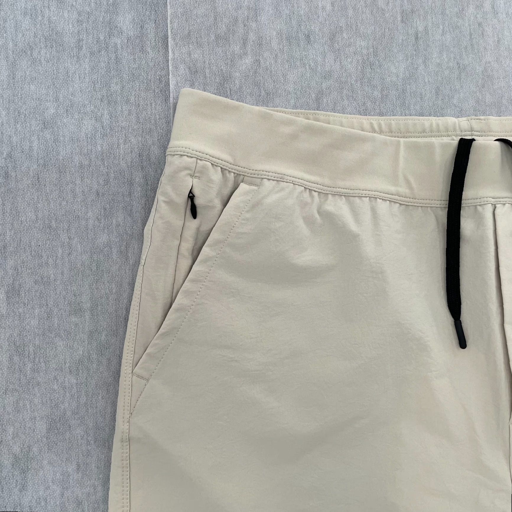 Logo 7 Public Rec Shorts Mens 36 Beige Pockets Drawstring Stretch Logo Athletic Inseam 7in Nylon Polyester Spandex Regular Size US 36 / EU 52 - 3 Thumbnail