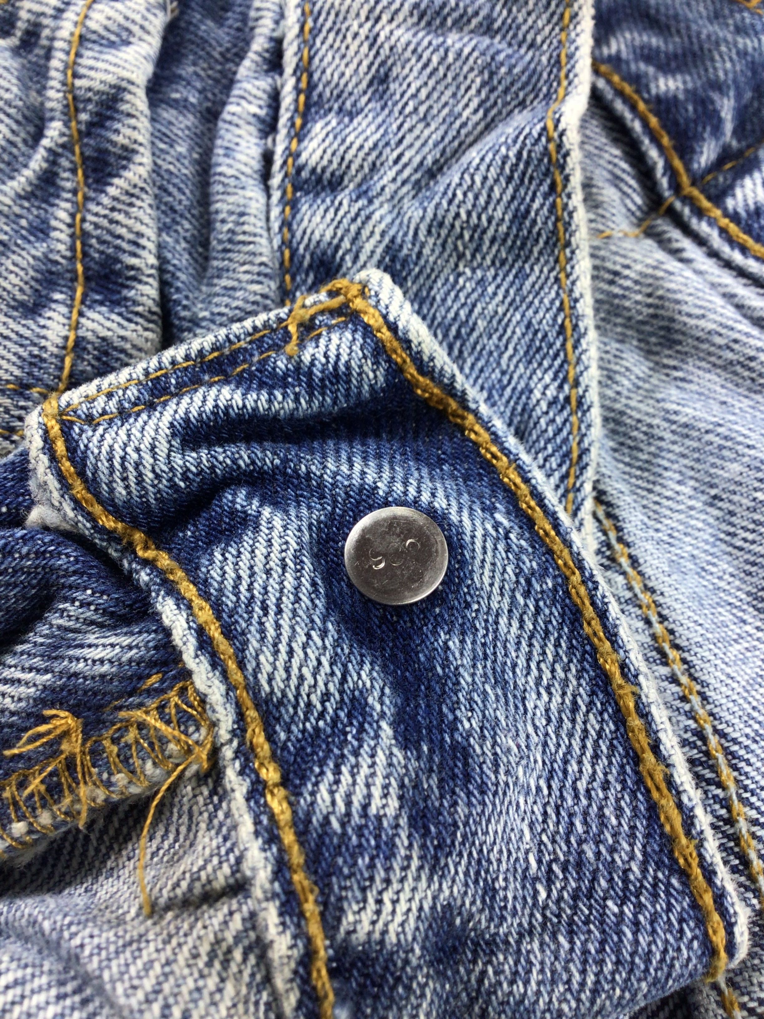 Levi's Vintage Levis 560 Jeans Dirty Stone Wash Denim KJ249 Size US 30 / EU 46 - 8 Thumbnail