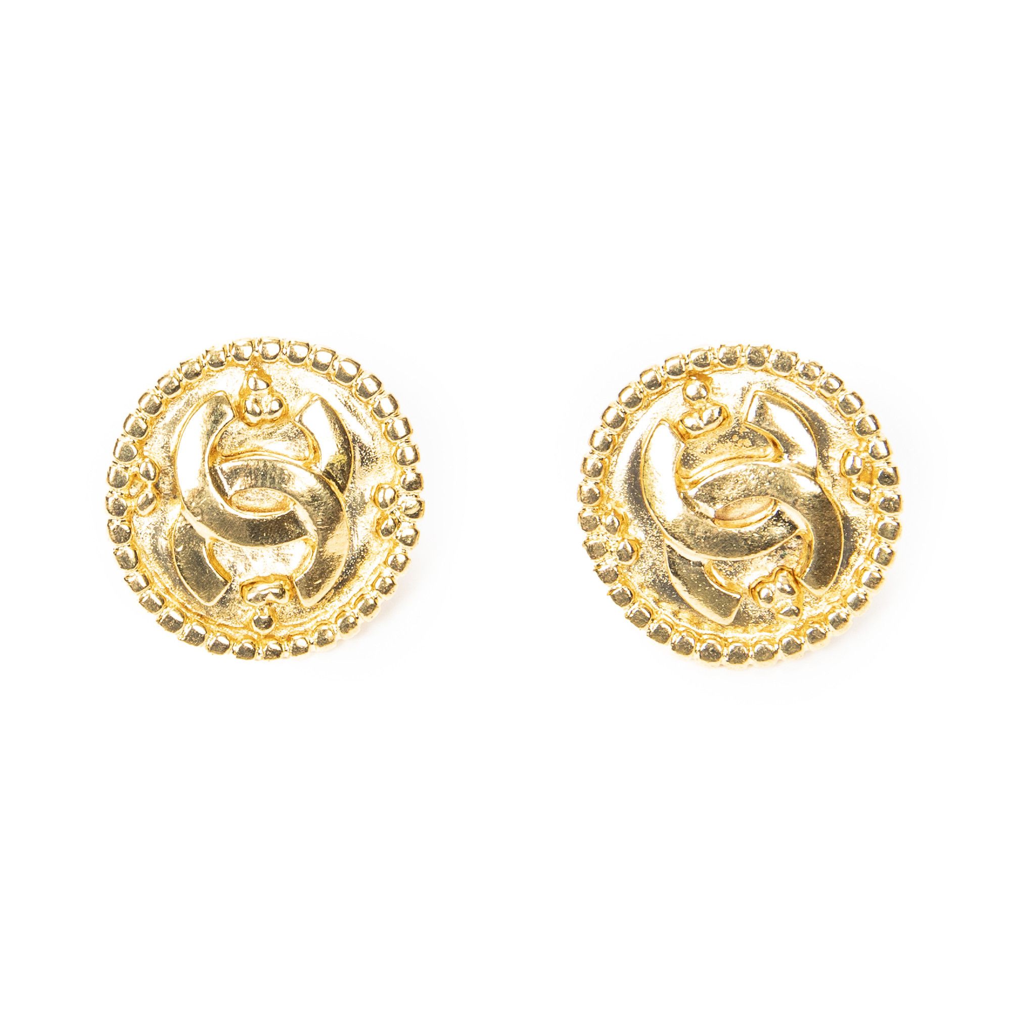 Chanel CC Round Clip On Earrings Size ONE SIZE - 1 Thumbnail