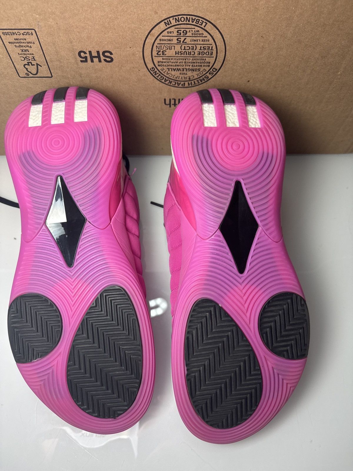 Adidas Harden vol7 lucid fuchsia rare color way Size US 11.5 / EU 44-45 - 2 Thumbnail