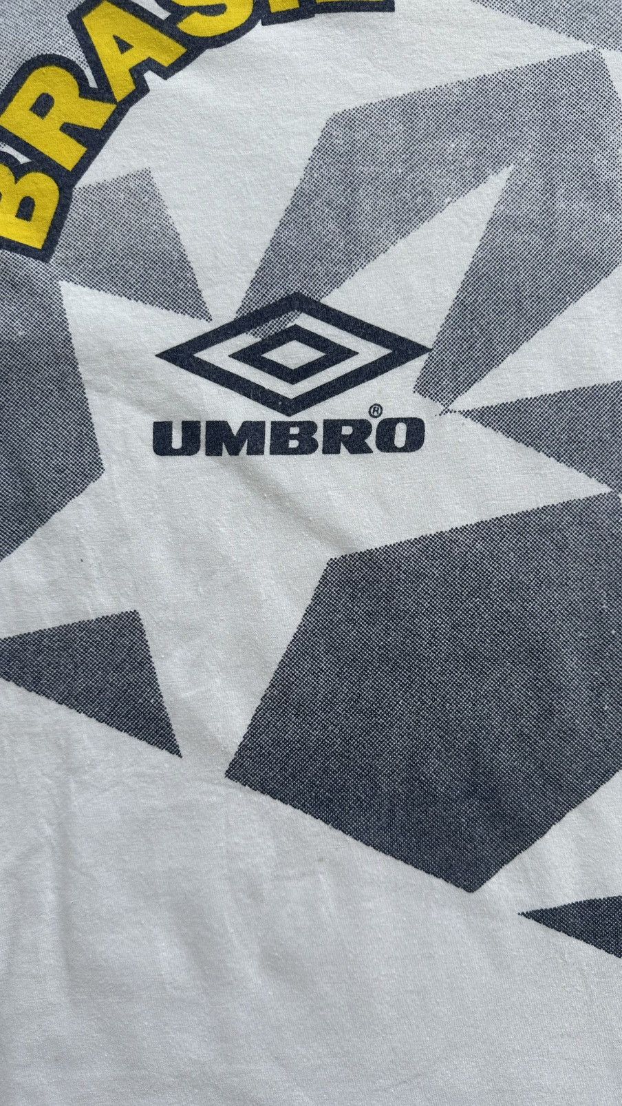 Umbro VINTAGE UMBRO BRAZIL FULLPRINT TEE Size US L / EU 52-54 / 3 - 3 Thumbnail