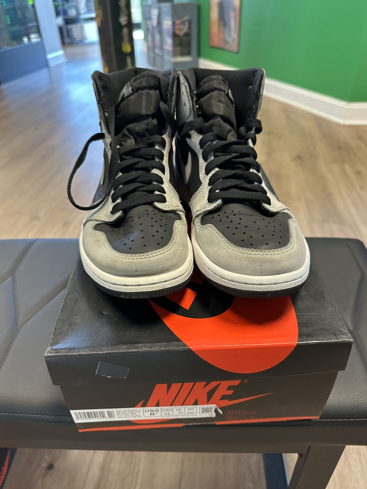 Nike Air Jordan 1 Retro High OG Size US 8.5 / EU 41-42 - 2 Thumbnail