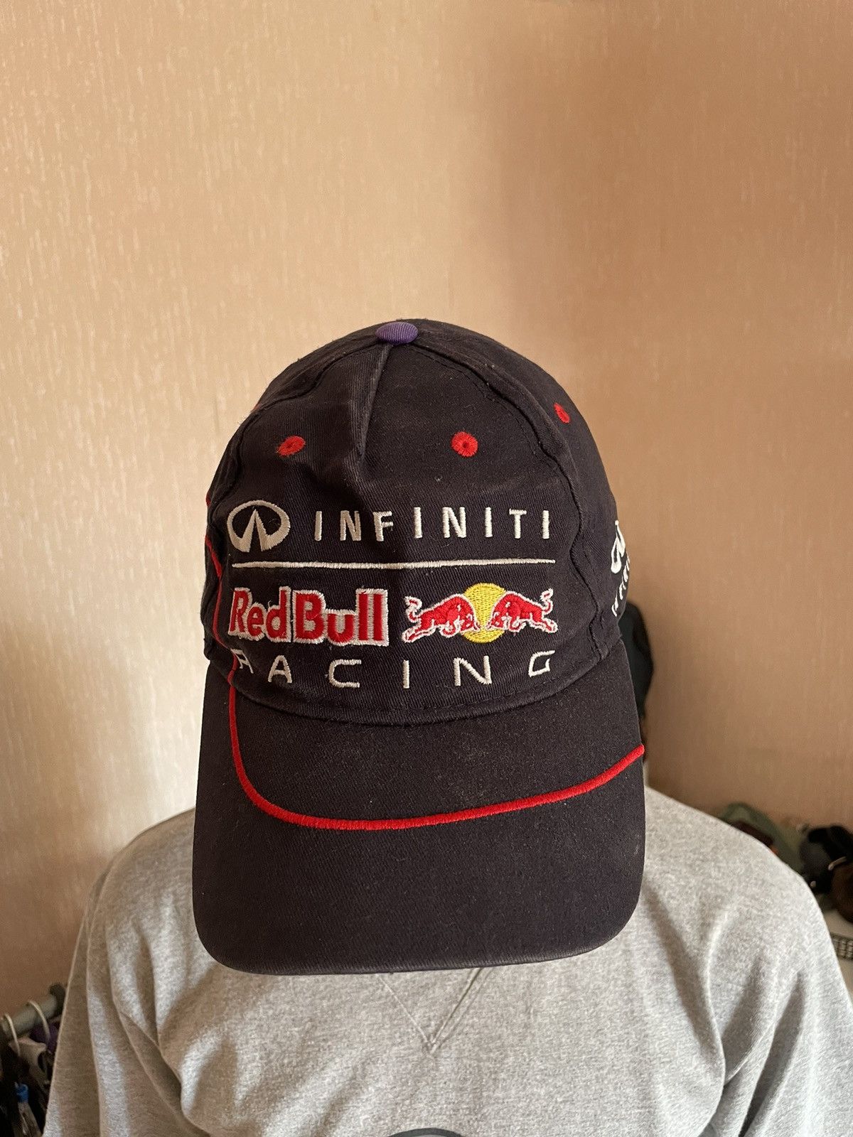 Red Bull × Vintage Vintage Red Bull Racing Infinity Cap Size ONE SIZE - 2 Thumbnail