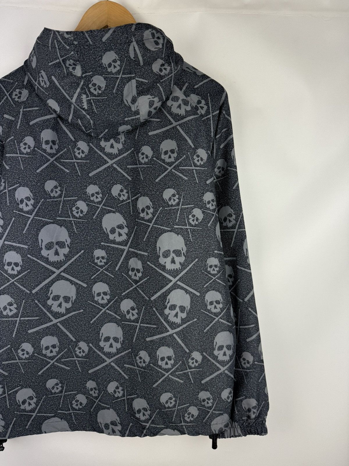 C1RCA Circa Skateboarding Y2K Skull Overprinted Hooded Windbreaker Size US M / EU 48-50 / 2 - 14 Thumbnail