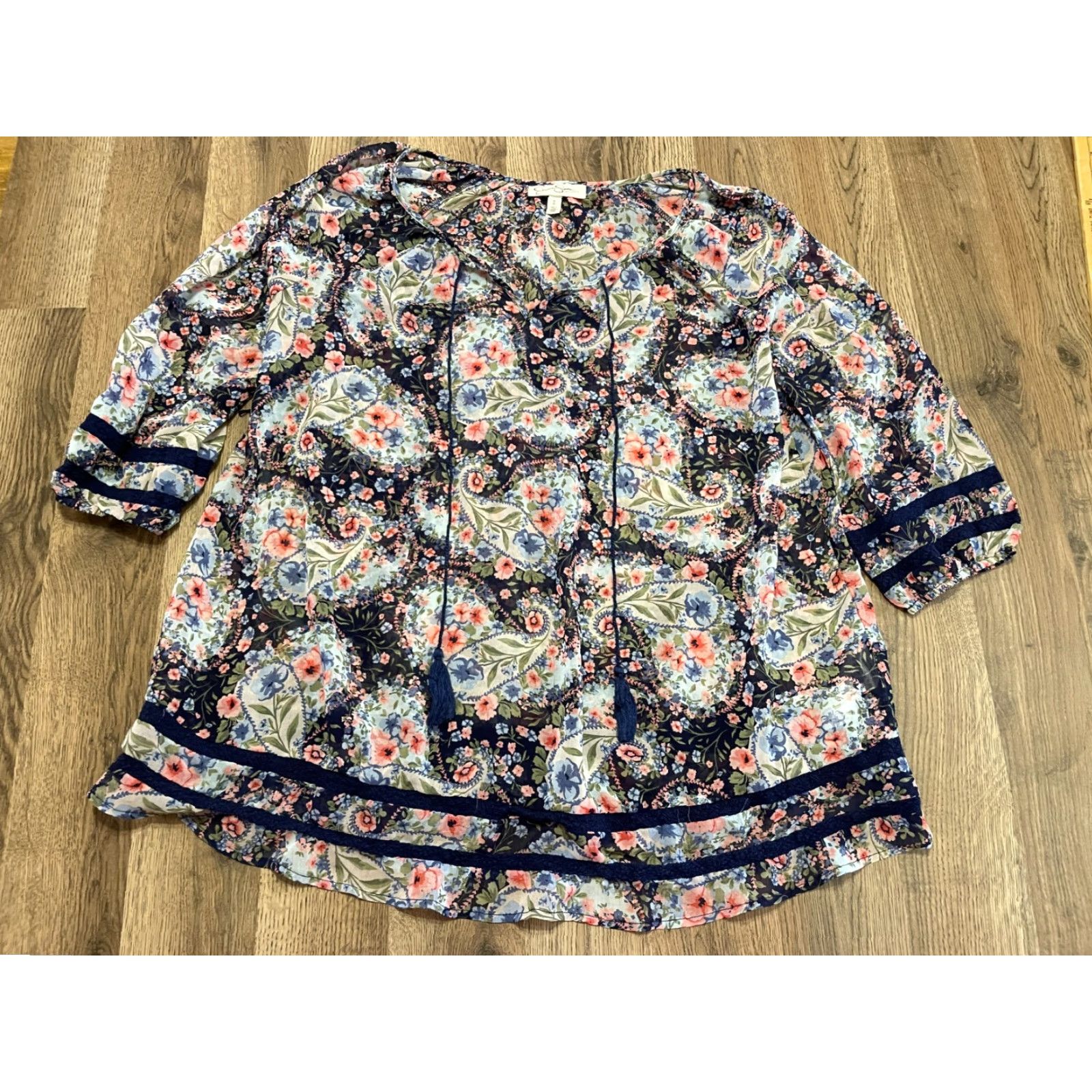 Jessica Simpson Jessica Simpson Blouse Women's Medium Multicolor Floral 3/4 Sleeve Modern Casual Regular Fit Womens Size M / US 6-8 / IT 42-44 - 2 Thumbnail