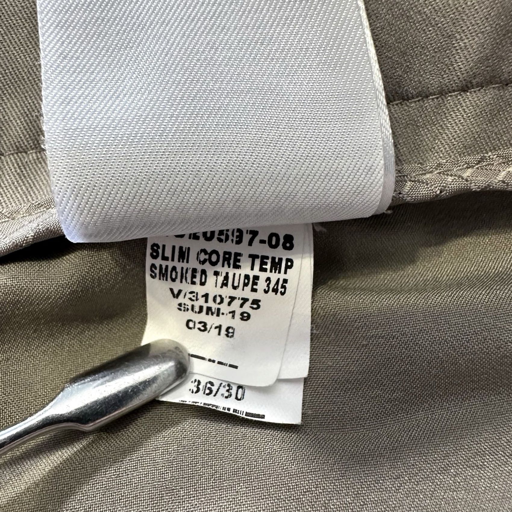 Banana Republic Banana Republic Pants Mens 36x30 Slim Fit Chino Taupe 36 Waist Regular Inseam 30 Taupe Size US 36 / EU 52 - 6 Thumbnail