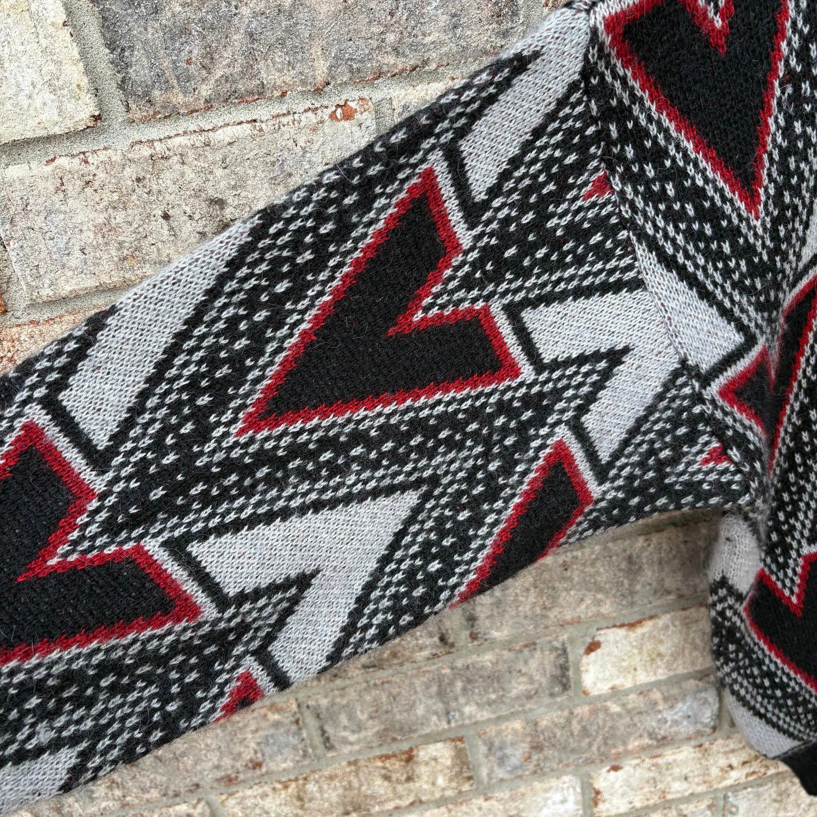 Other 80s made in Italy abstract Wool sweater Size US L / EU 52-54 / 3 - 5 Thumbnail