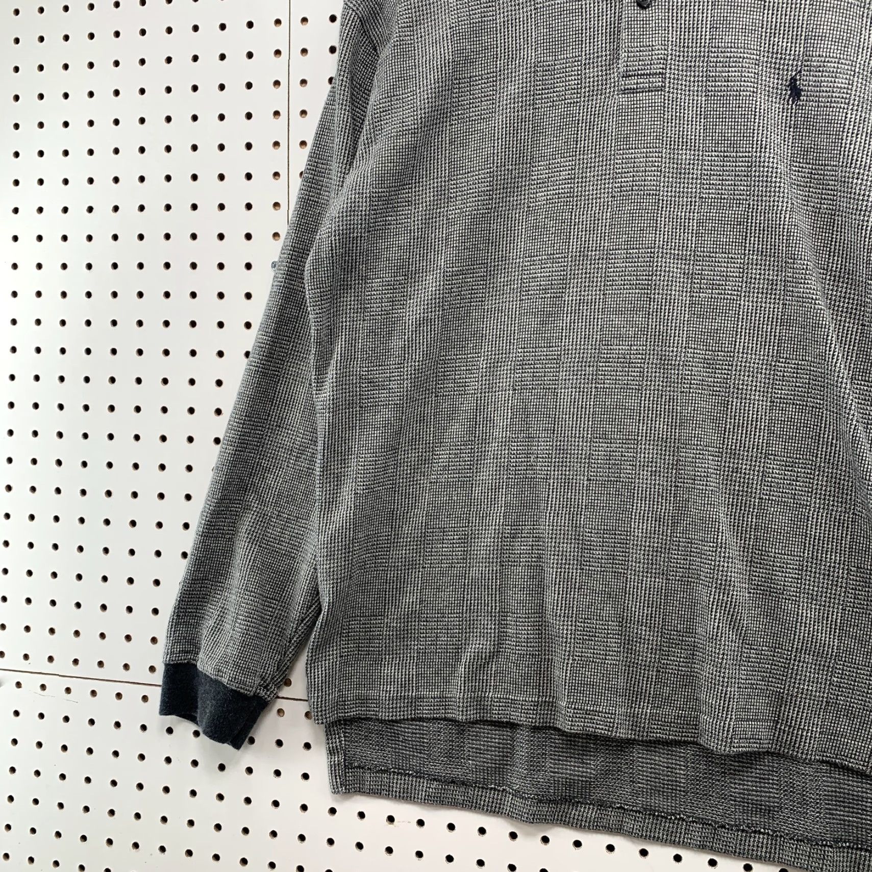 Polo Ralph Lauren Polo Ralph Lauren Polo Shirt Mens M Gray Plaid Knit VINTAGE Logo Casual 90s Mens Size US M / EU 48-50 / 2 - 3 Thumbnail