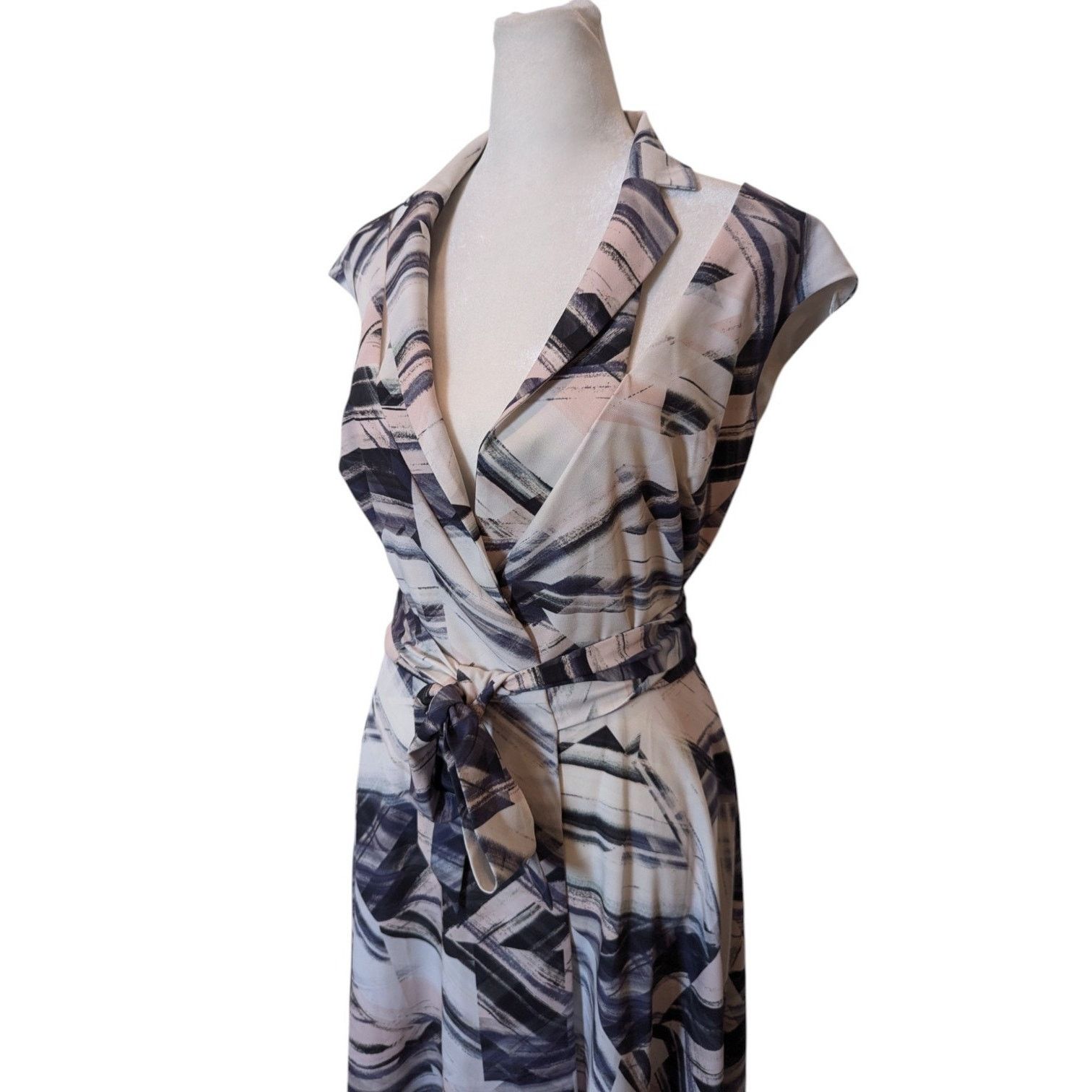 Other Alton Gray Cutout Halter Wrap Dress Size 2 Size XS / US 0-2 / IT 36-38 - 5 Thumbnail