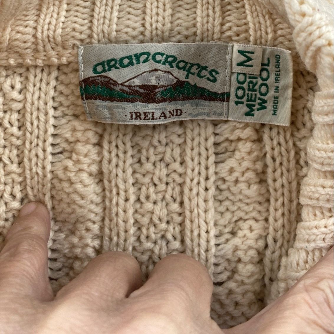 Aran Crafts Aran Crafts Women's Cardigan Sweater Medium Cream Cable Knit Size M / US 6-8 / IT 42-44 - 4 Thumbnail