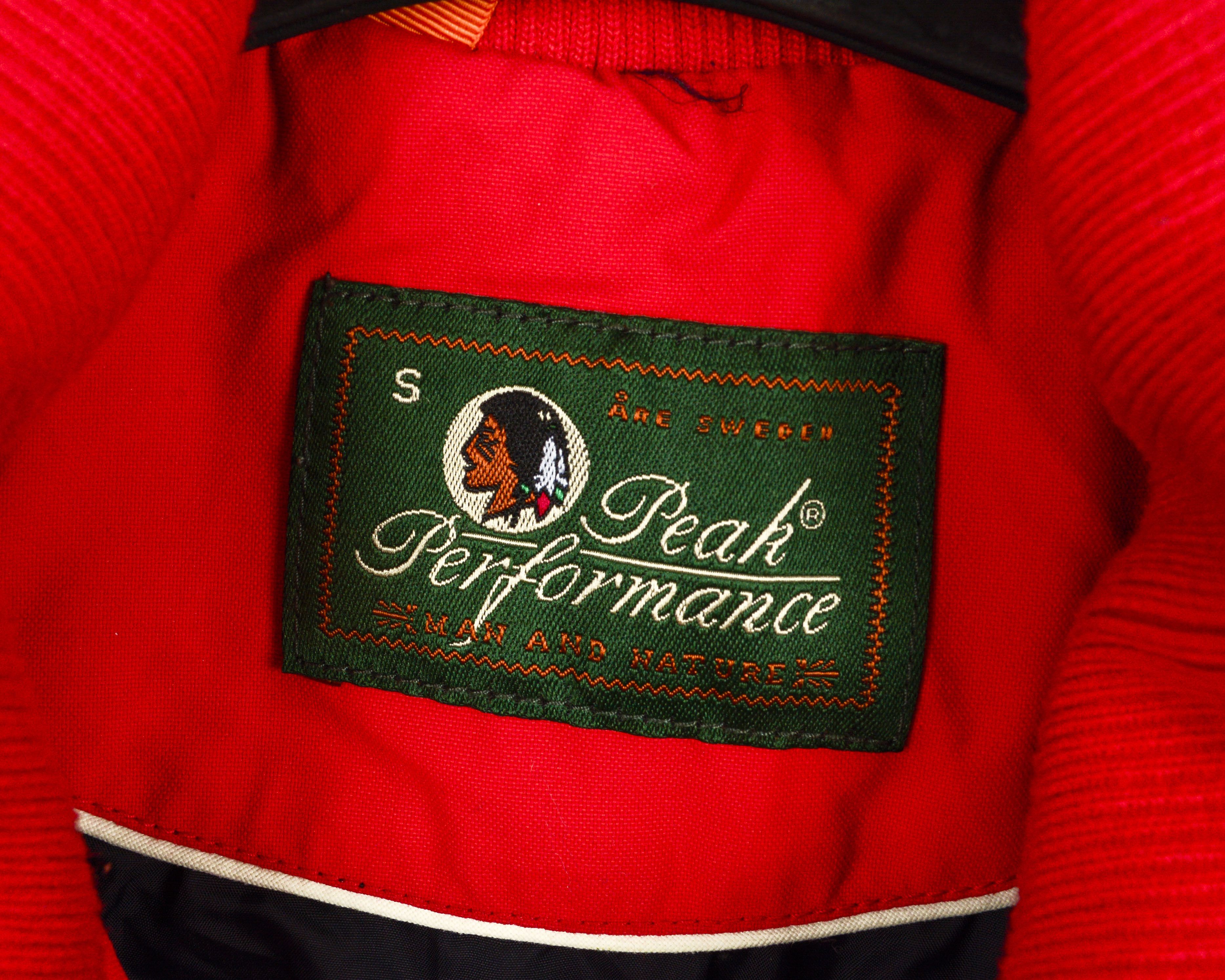 Peak Performance WSEASIDE S Womens Jacket Coat Red Zip Up Windbreaker Size S / US 4 / IT 40 - 3 Thumbnail