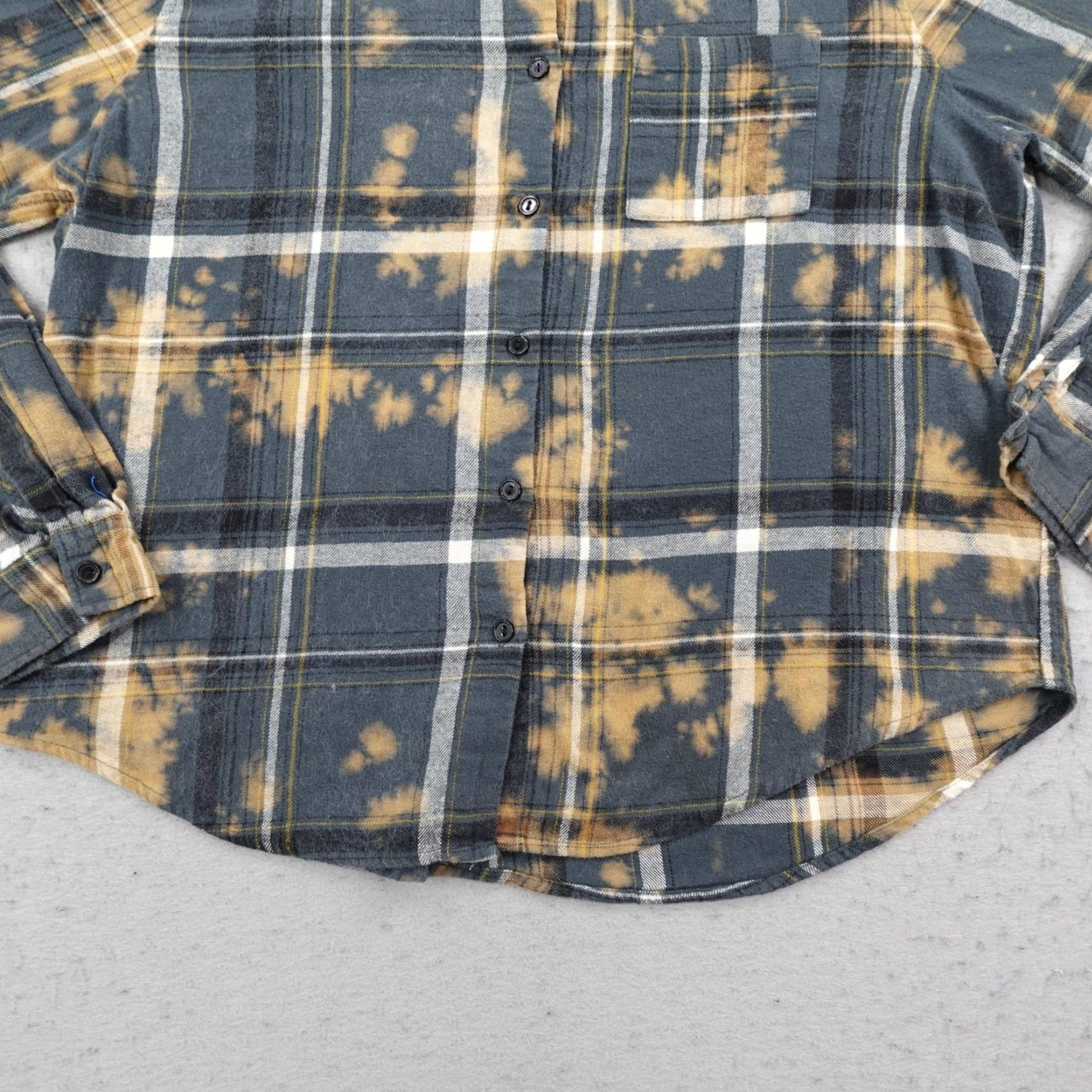 Star Wars Star Wars Shirt Womens Large Bleach Flannel Grogu Mandalorian Button Up Plaid Gray Cotton Long Sleeve Collared Pockets Size L / US 10 / IT 46 - 4 Thumbnail