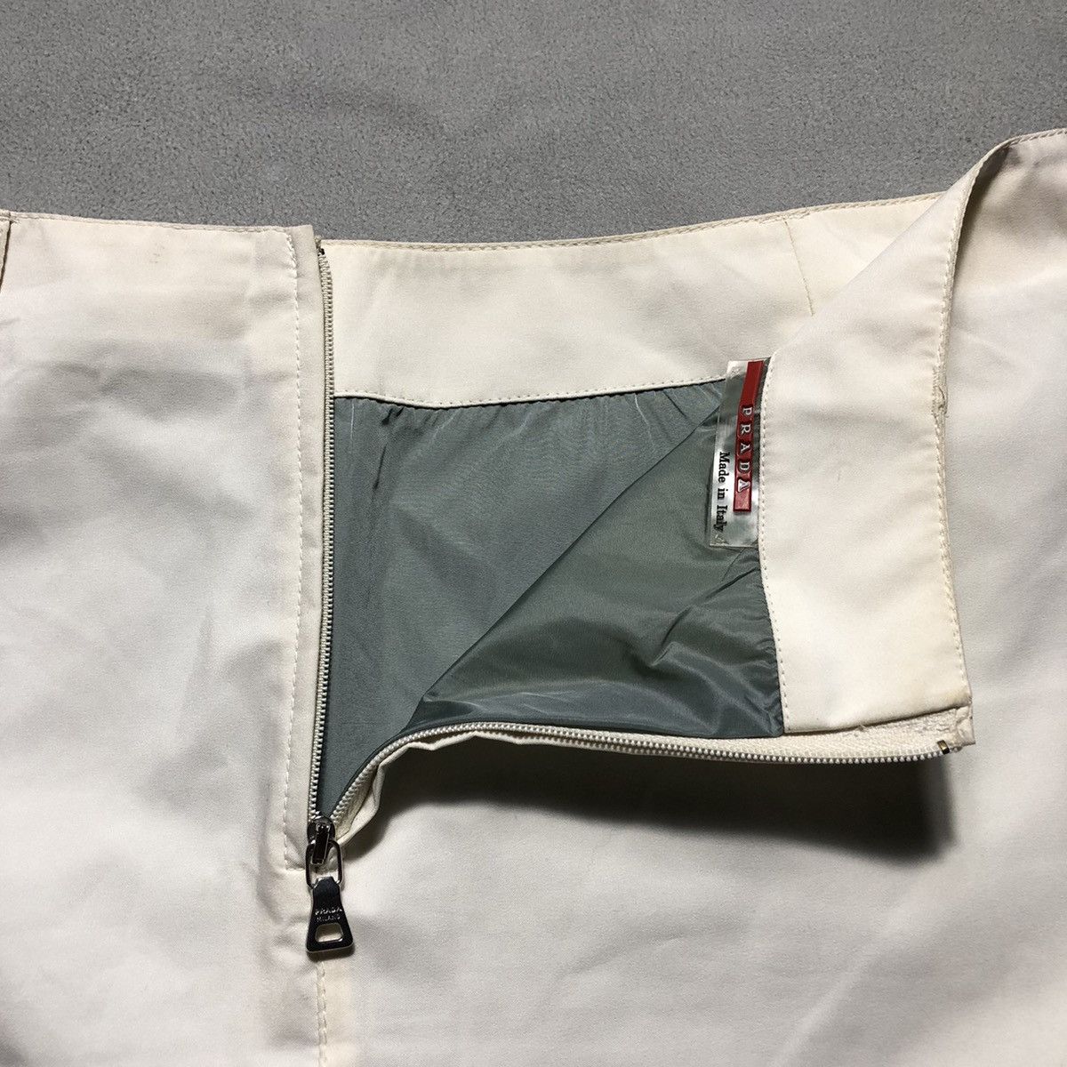 Prada Prada 1999 Technical Nylon Skirt Size 30" / US 8 / IT 44 - 3 Thumbnail