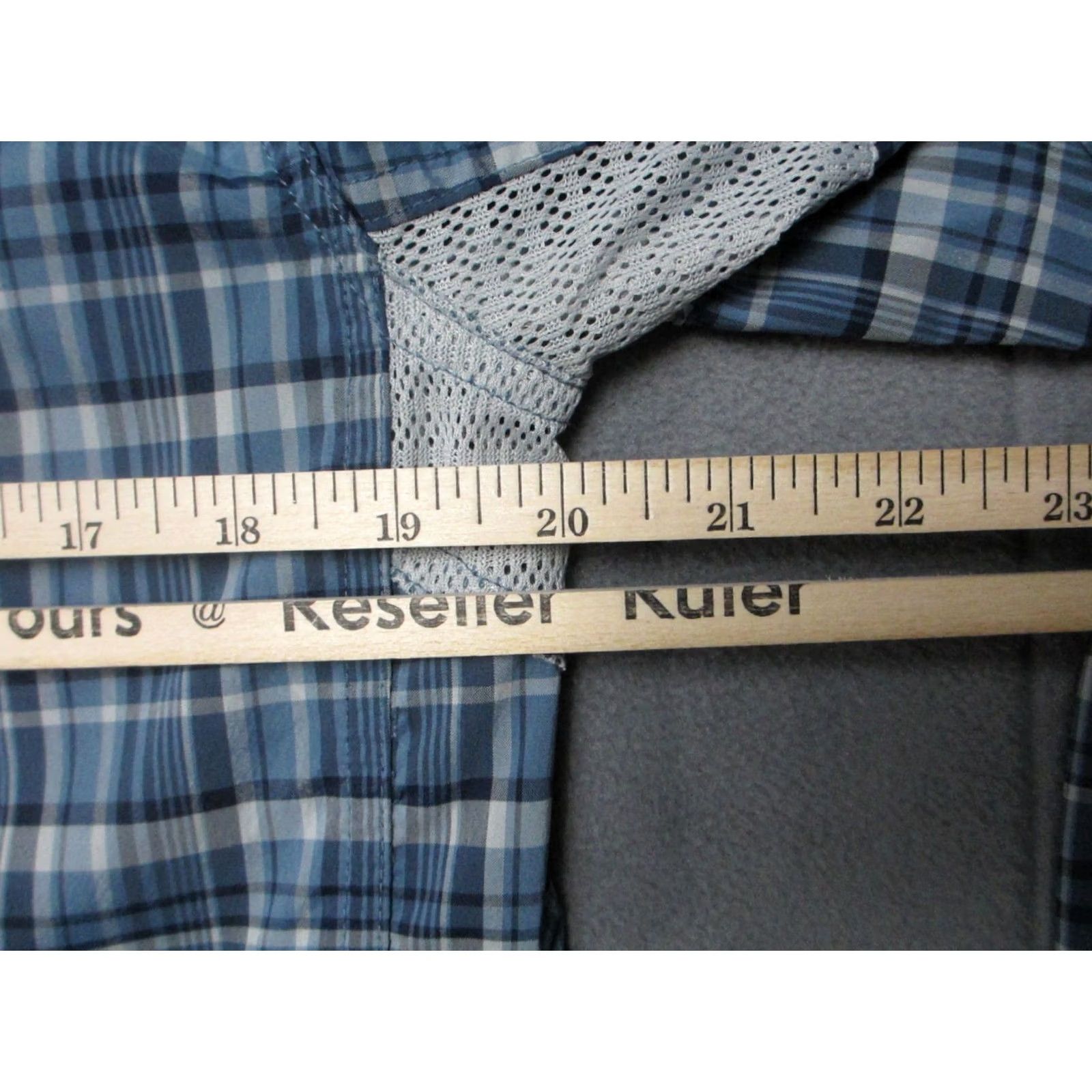 Vintage REI Shirt Mens S Blue Plaid Stretch Roll Tab Sleeve Button Up Vented Breather All Seasons Casual Workwear Shirt Men Size US S / EU 44-46 / 1 - 7 Thumbnail