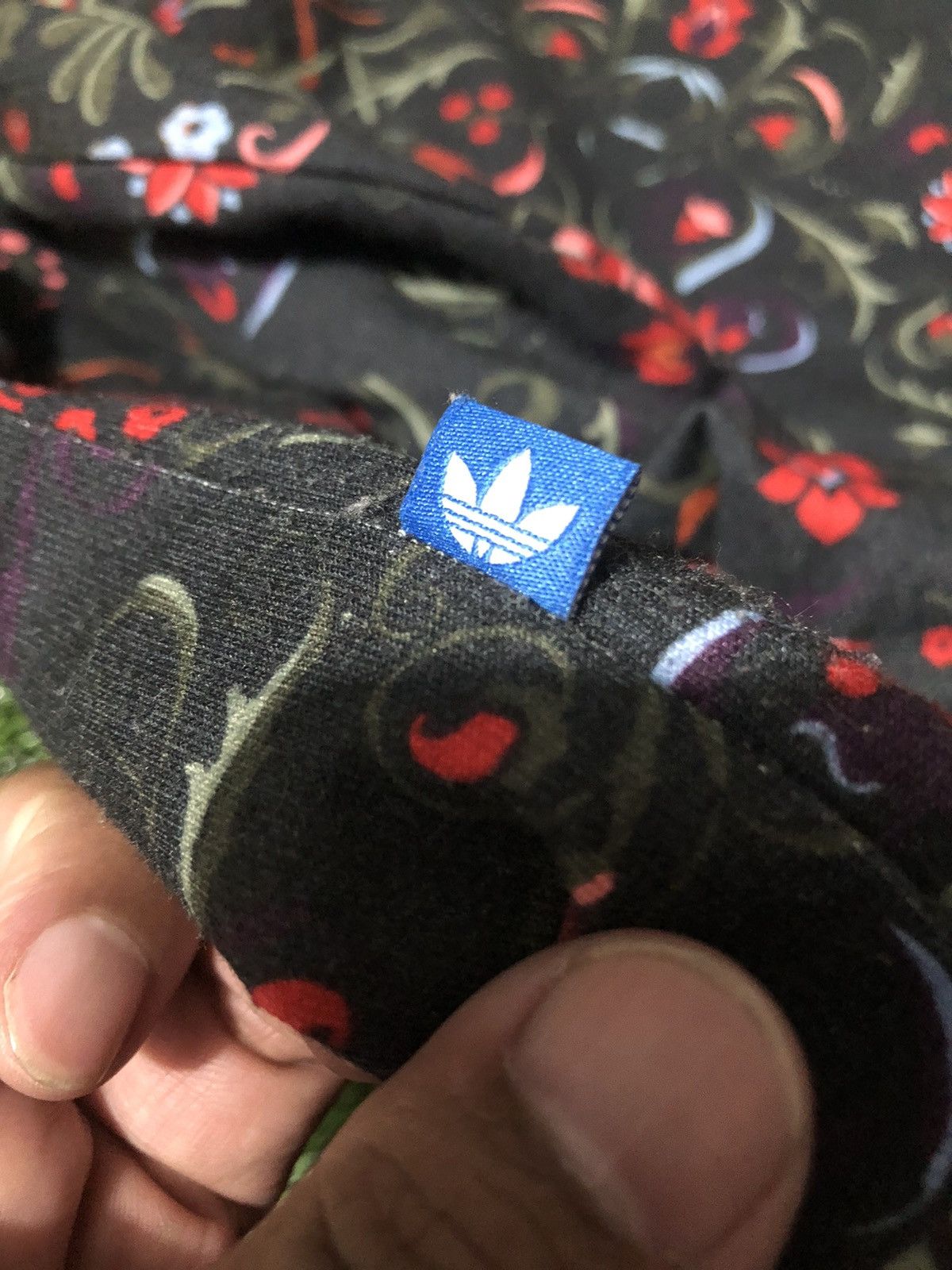 Adidas ADIDAS x HOODIE BLACK FLORAL Size US M / EU 48-50 / 2 - 9 Thumbnail
