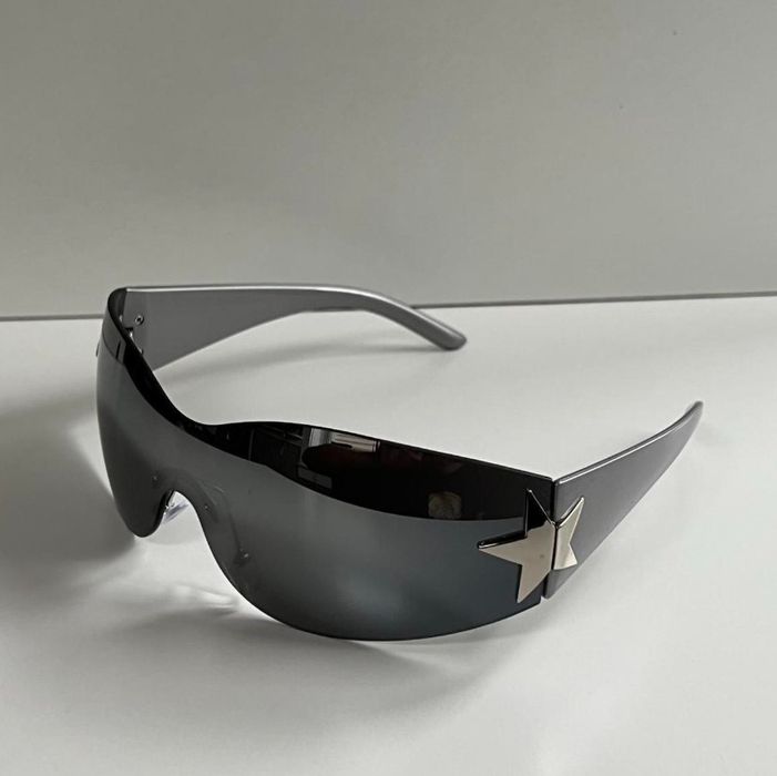 Archival Clothing Y2K 2000s vintage silver gray frameless star ...