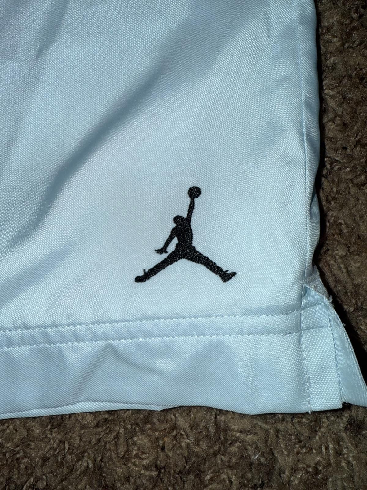 Nike Men’s Flight Essential Graphic Shorts Sample Size US 30 / EU 46 - 4 Thumbnail