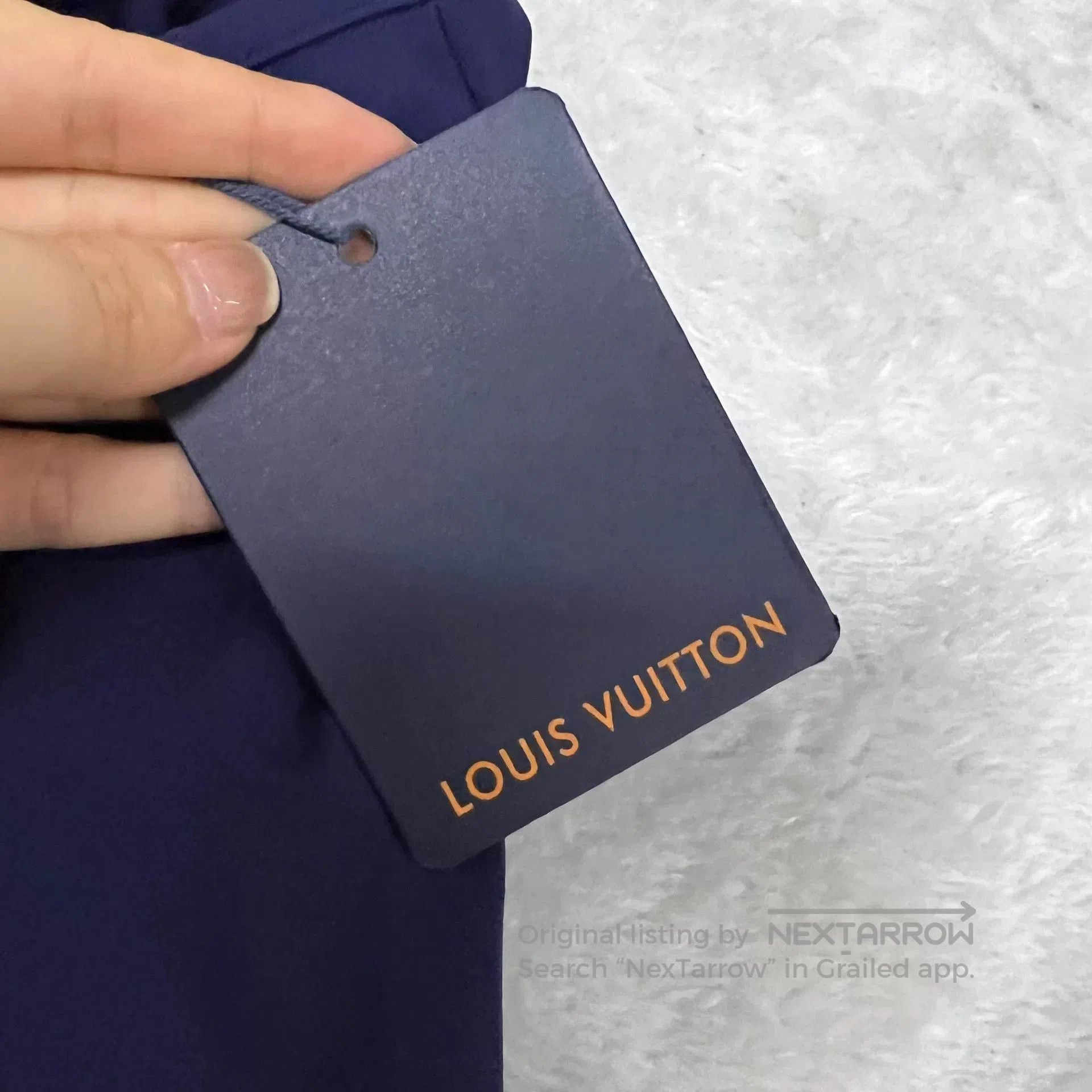 Louis Vuitton Louis Vuitton Badge Slim. Size XS / US 0-2 / IT 36-38 - 5 Thumbnail