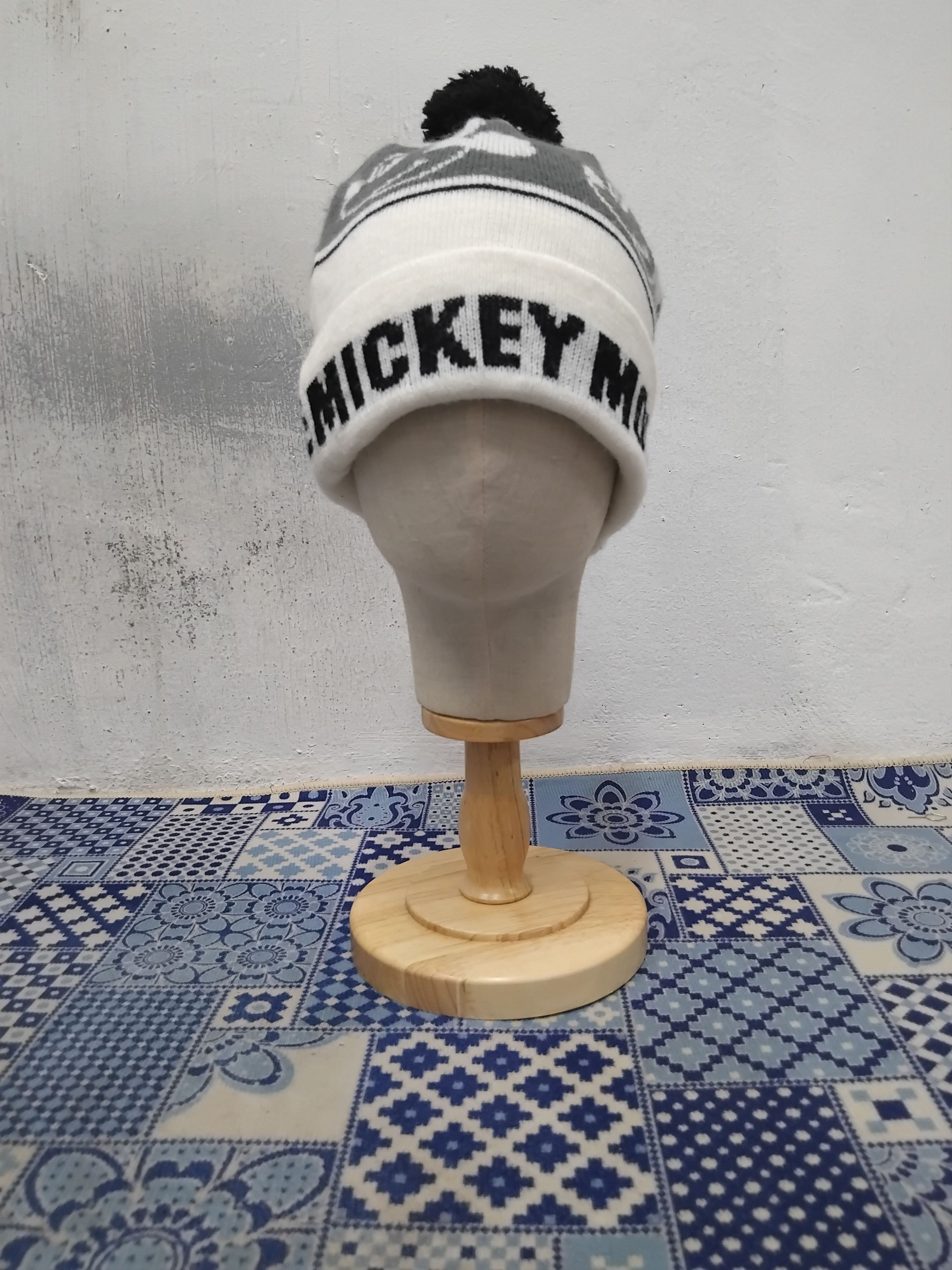 Disney Disney mickey mouse cream beanie Size ONE SIZE - 3 Thumbnail